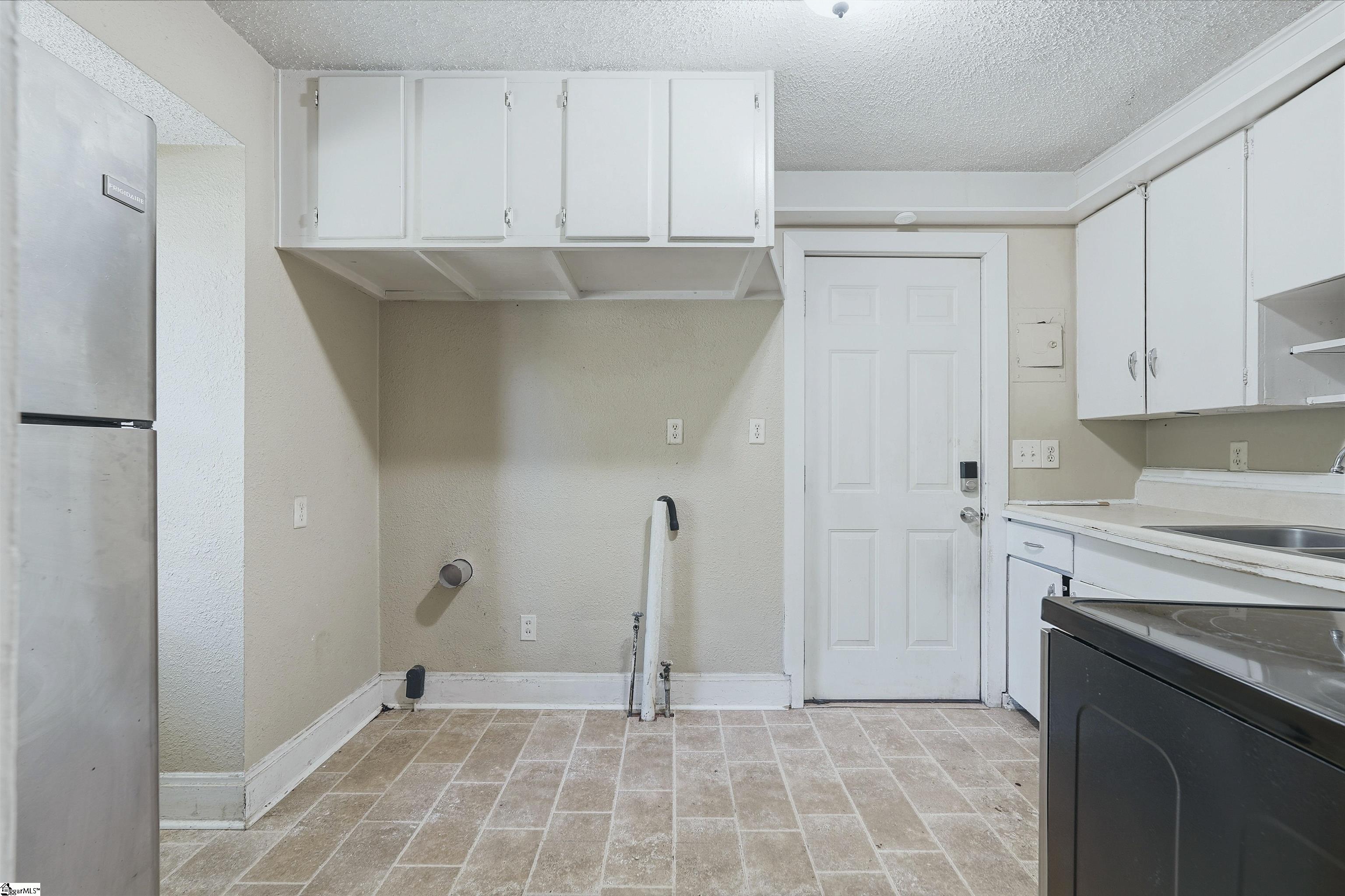 101 Tyler Court Property Photo 6