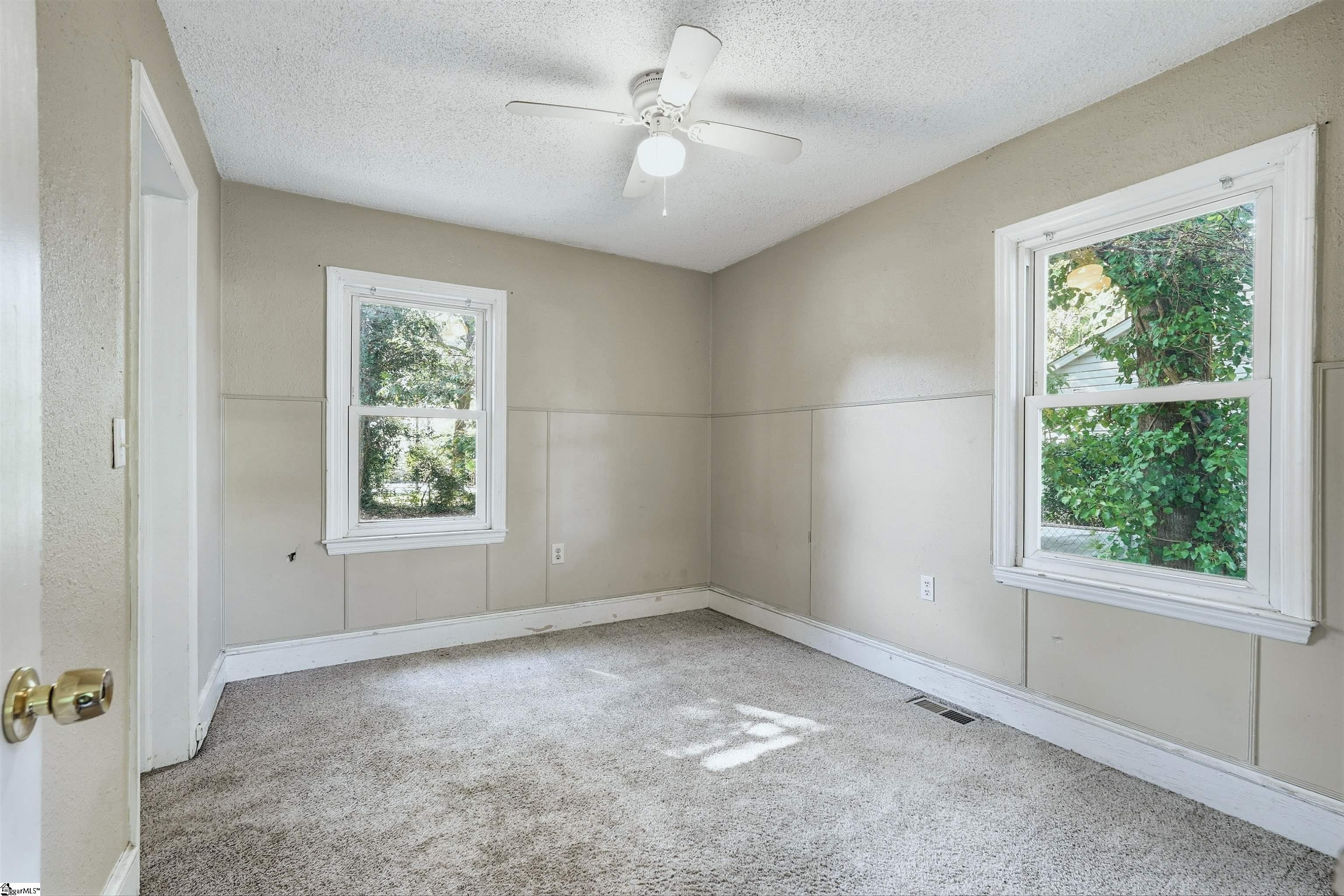 101 Tyler Court Property Photo 8