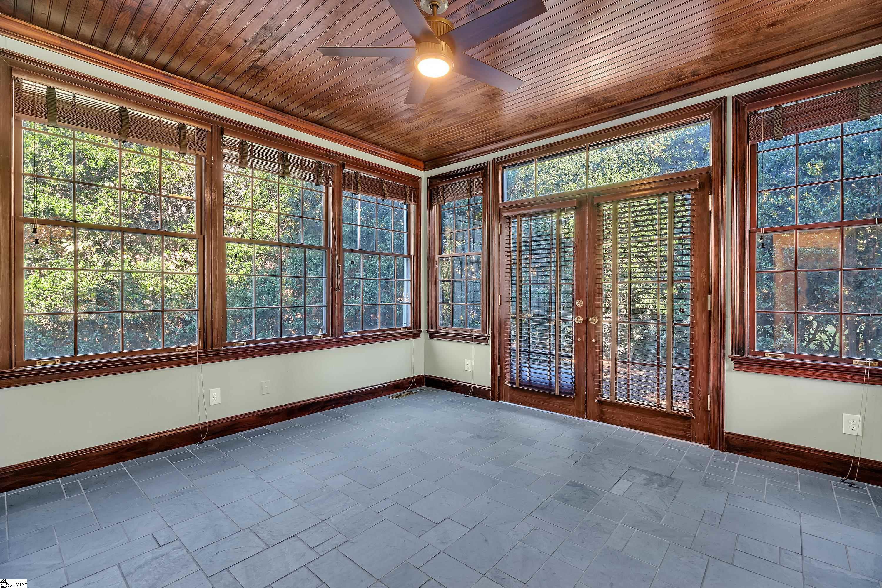 100 Holbrook Trail Property Photo 11