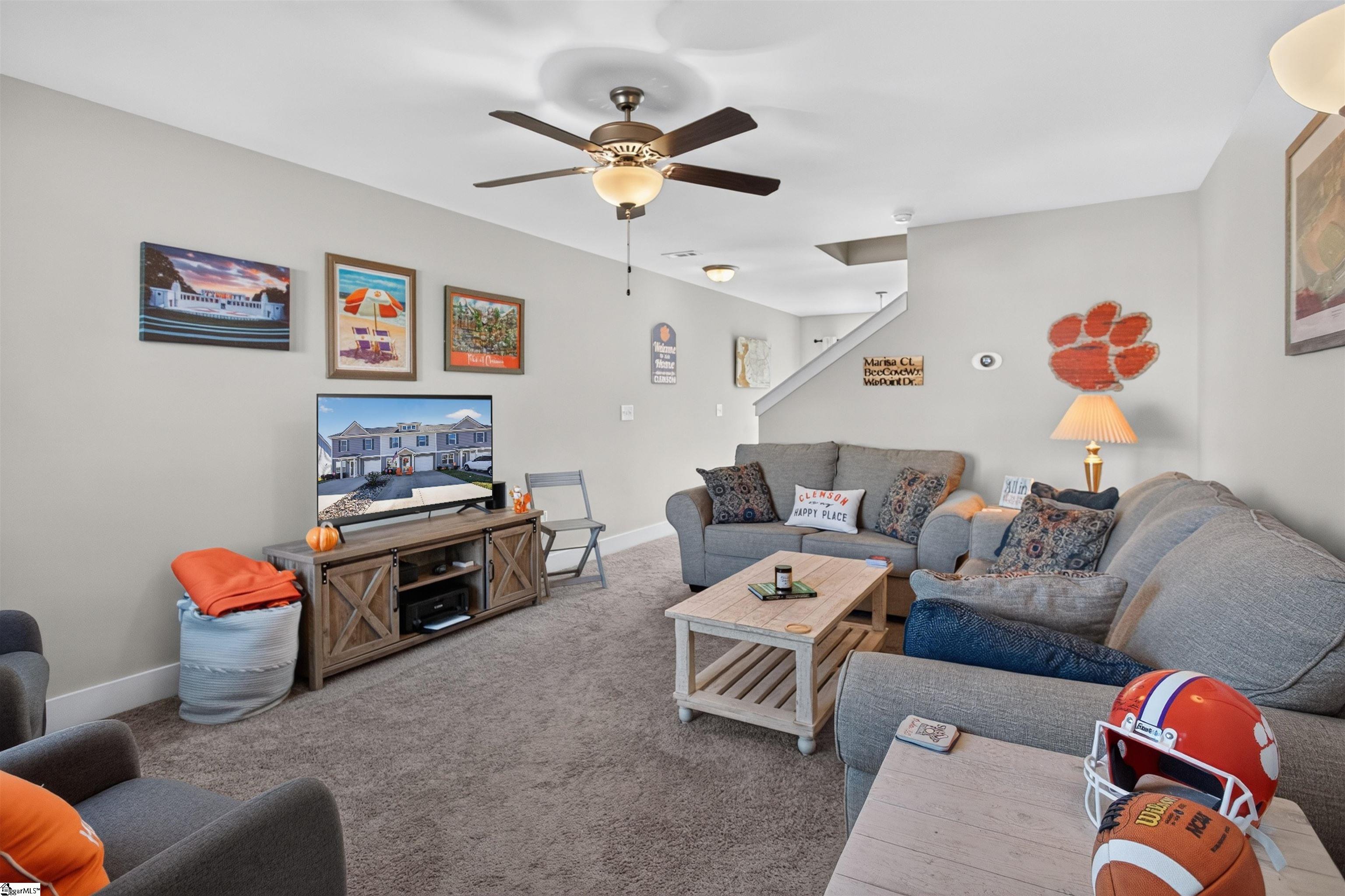 409 Bee Cove Way Property Photo 6