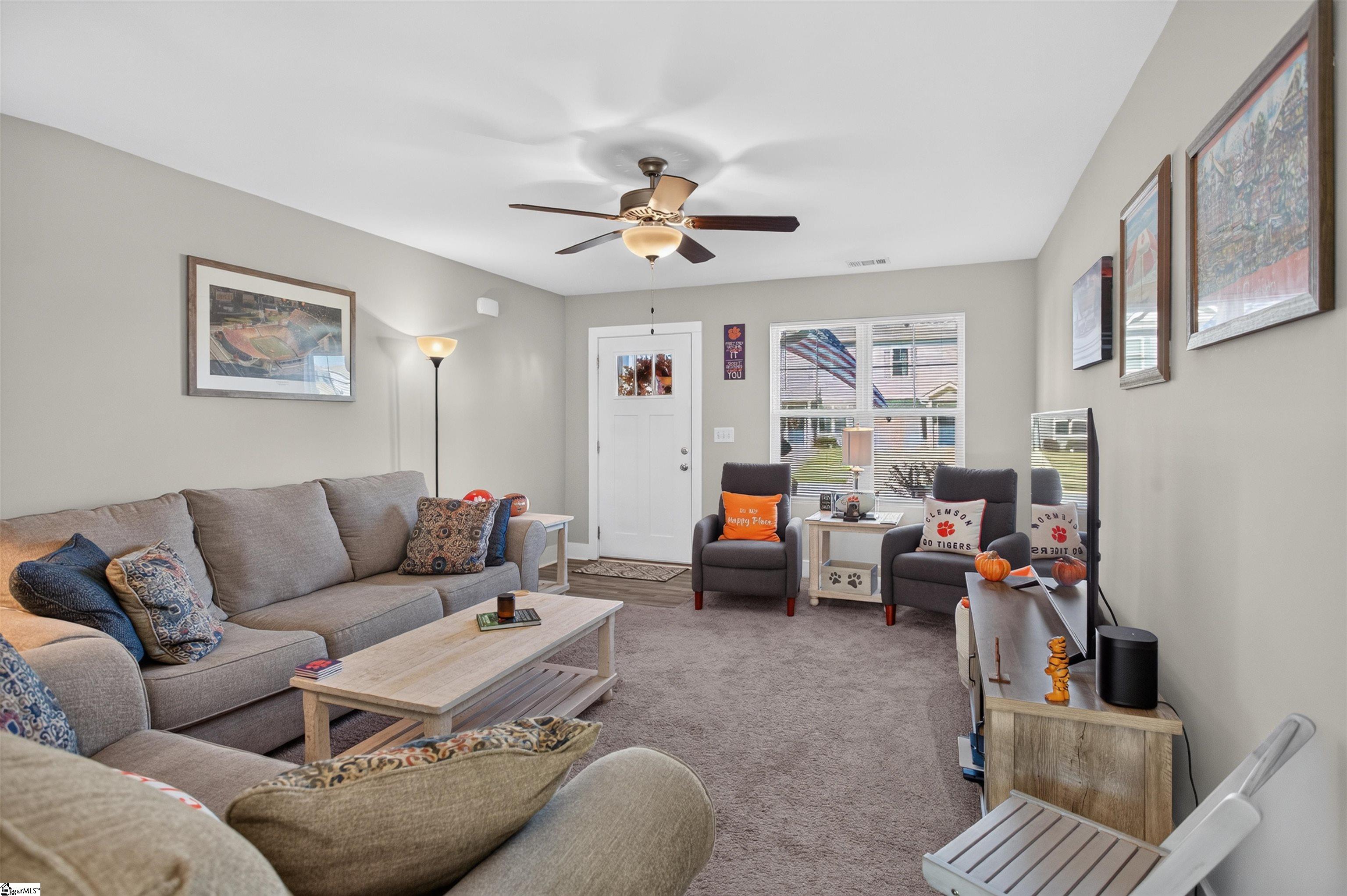 409 Bee Cove Way Property Photo 8
