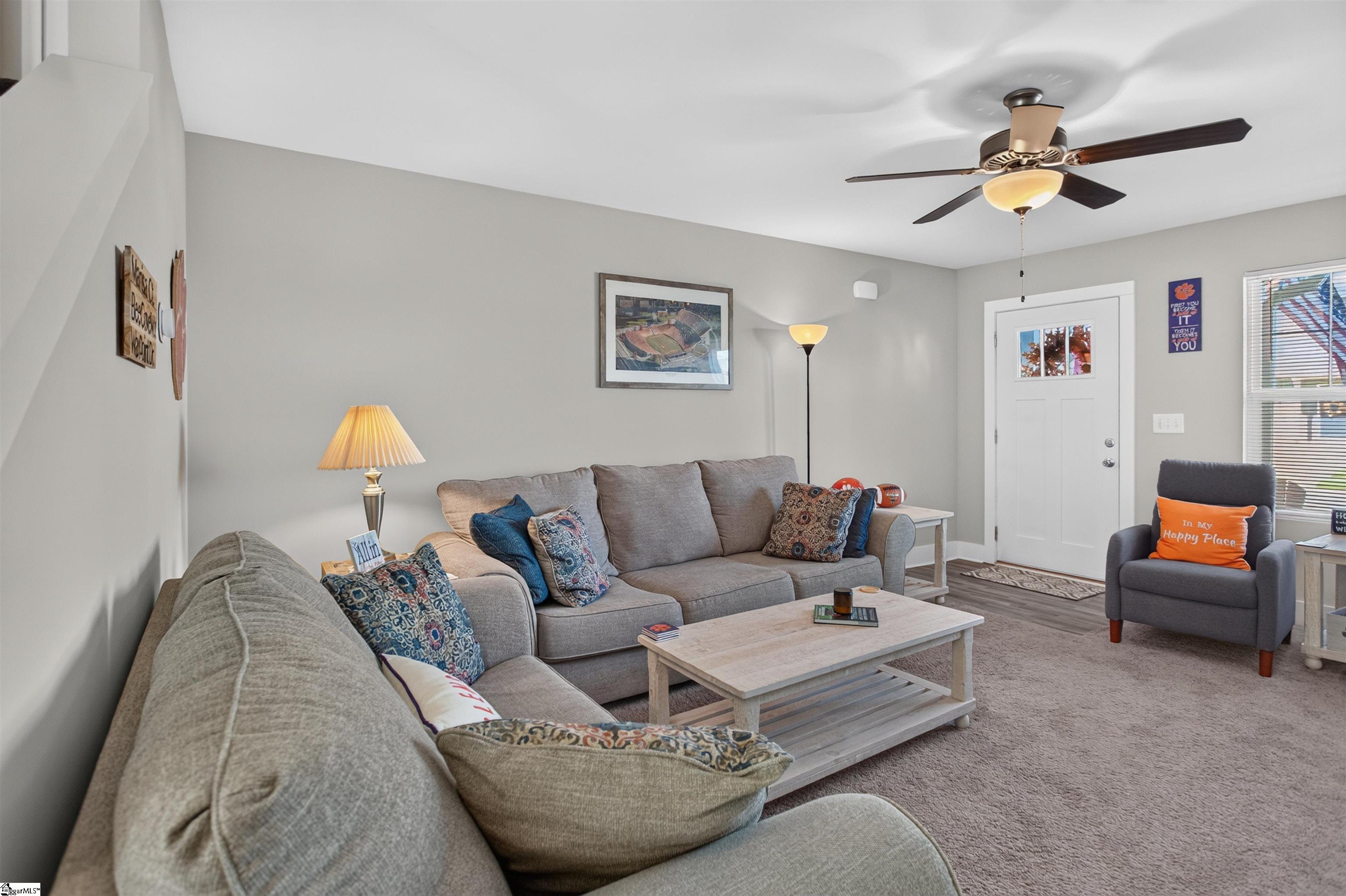 409 Bee Cove Way Property Photo 9