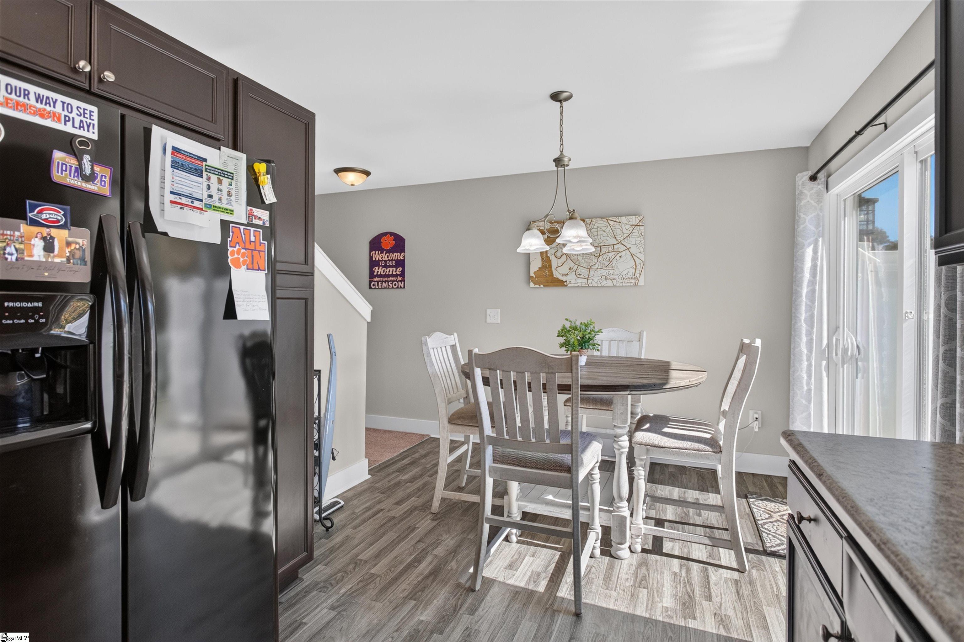 409 Bee Cove Way Property Photo 14
