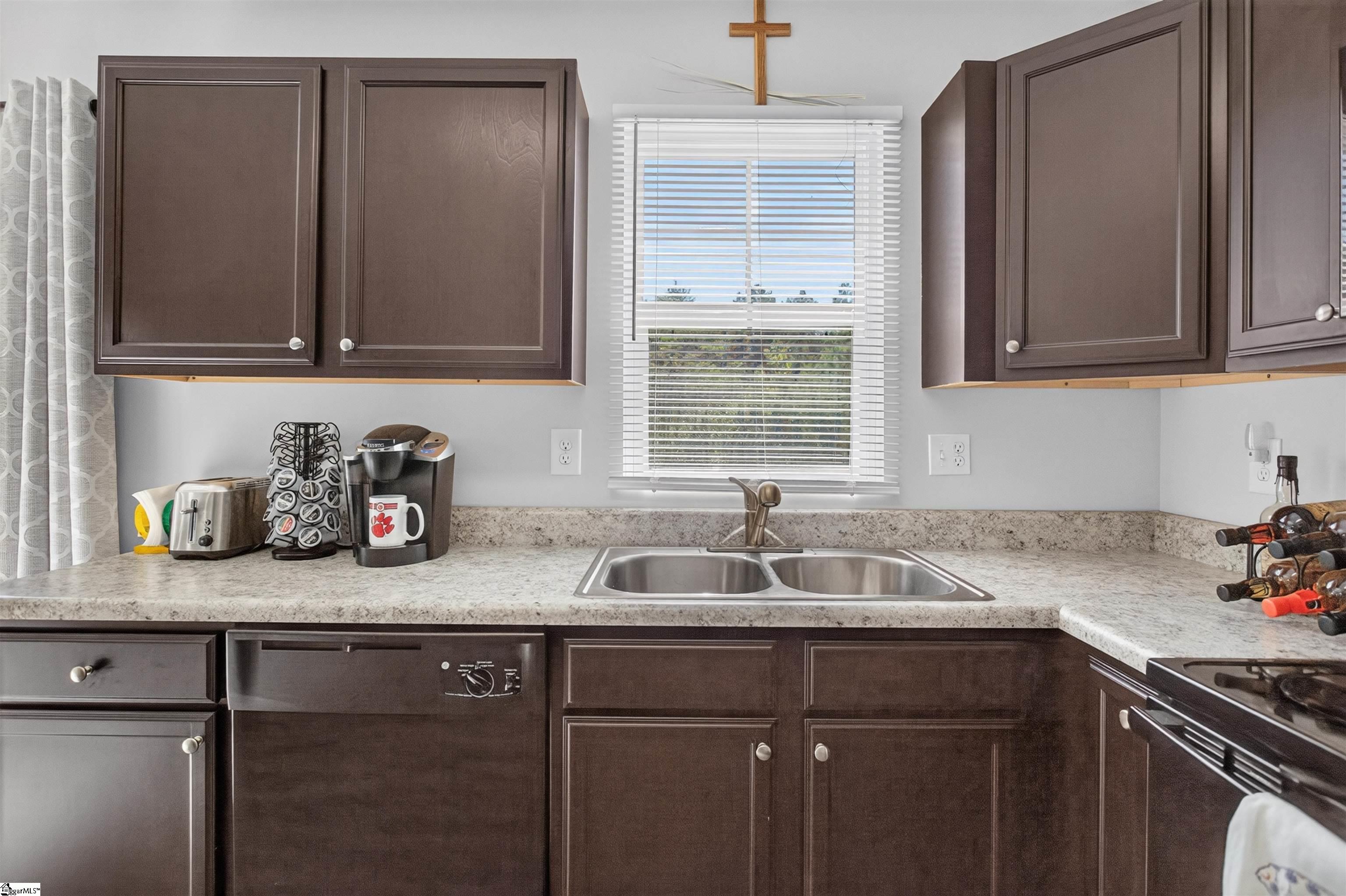 409 Bee Cove Way Property Photo 15