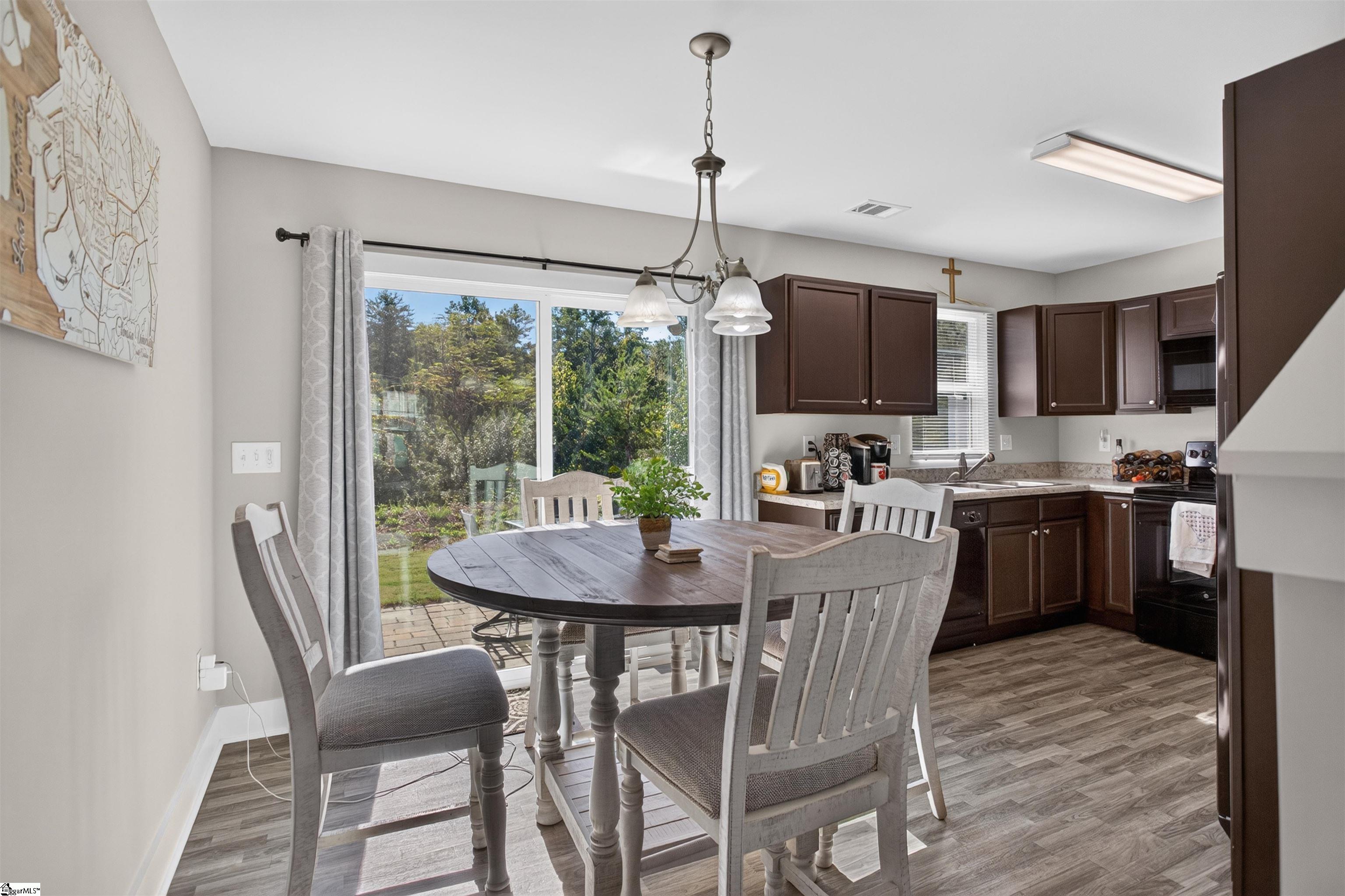 409 Bee Cove Way Property Photo 19