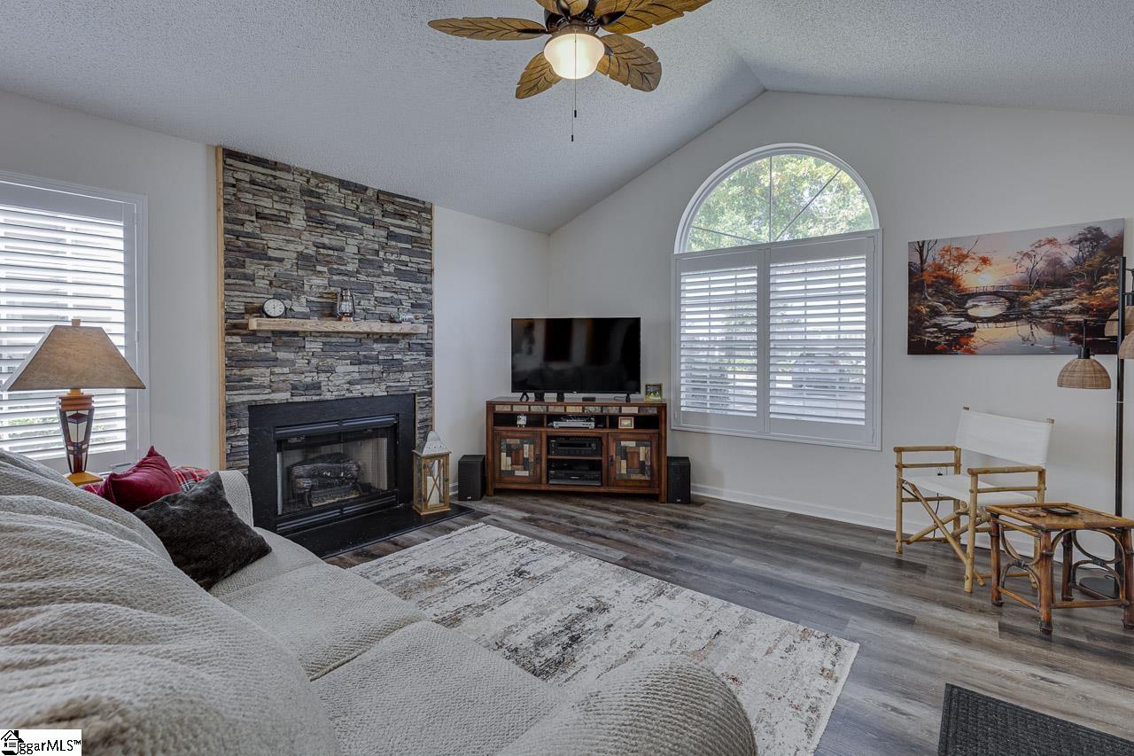 306 Woodruff Park Lane Property Photo 4