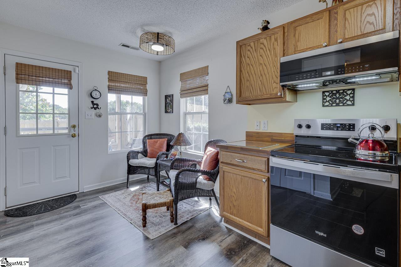 306 Woodruff Park Lane Property Photo 10