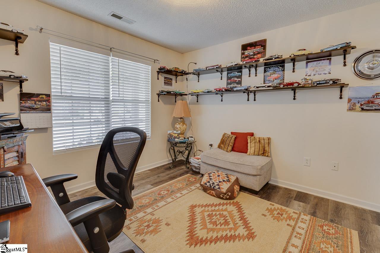 306 Woodruff Park Lane Property Photo 17