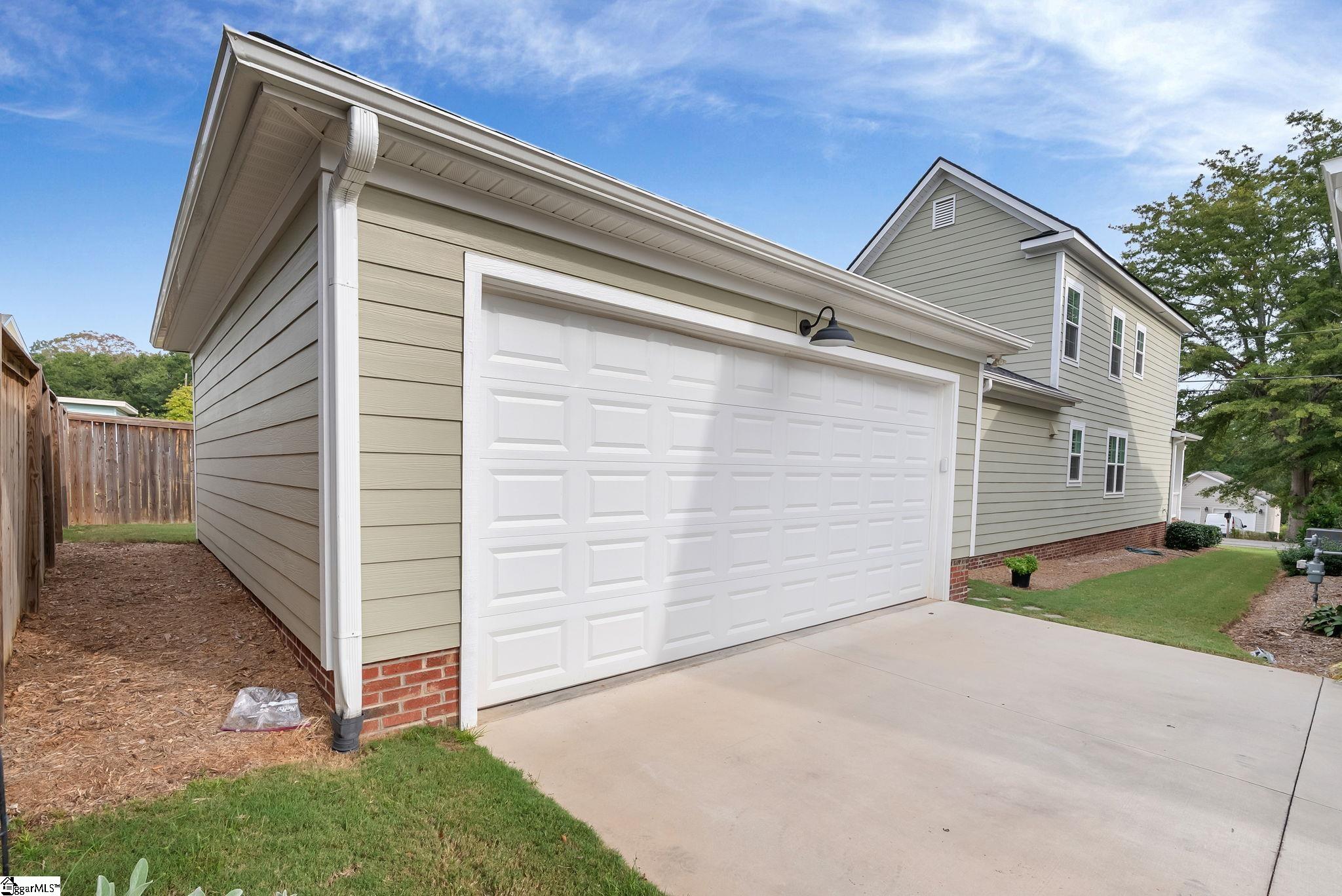 1b Love Drive Property Photo 29