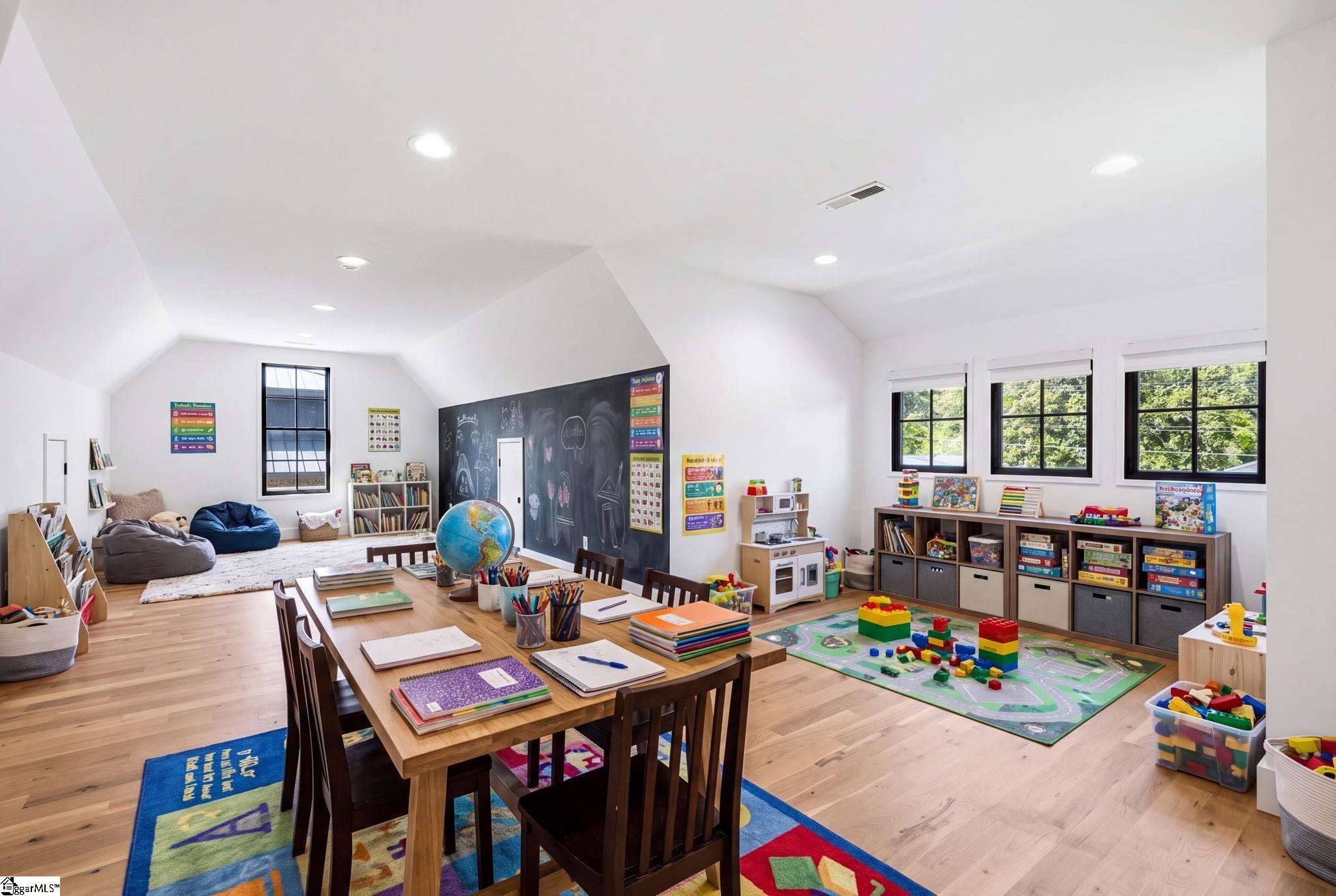 144 Gulliver Street Property Photo 31