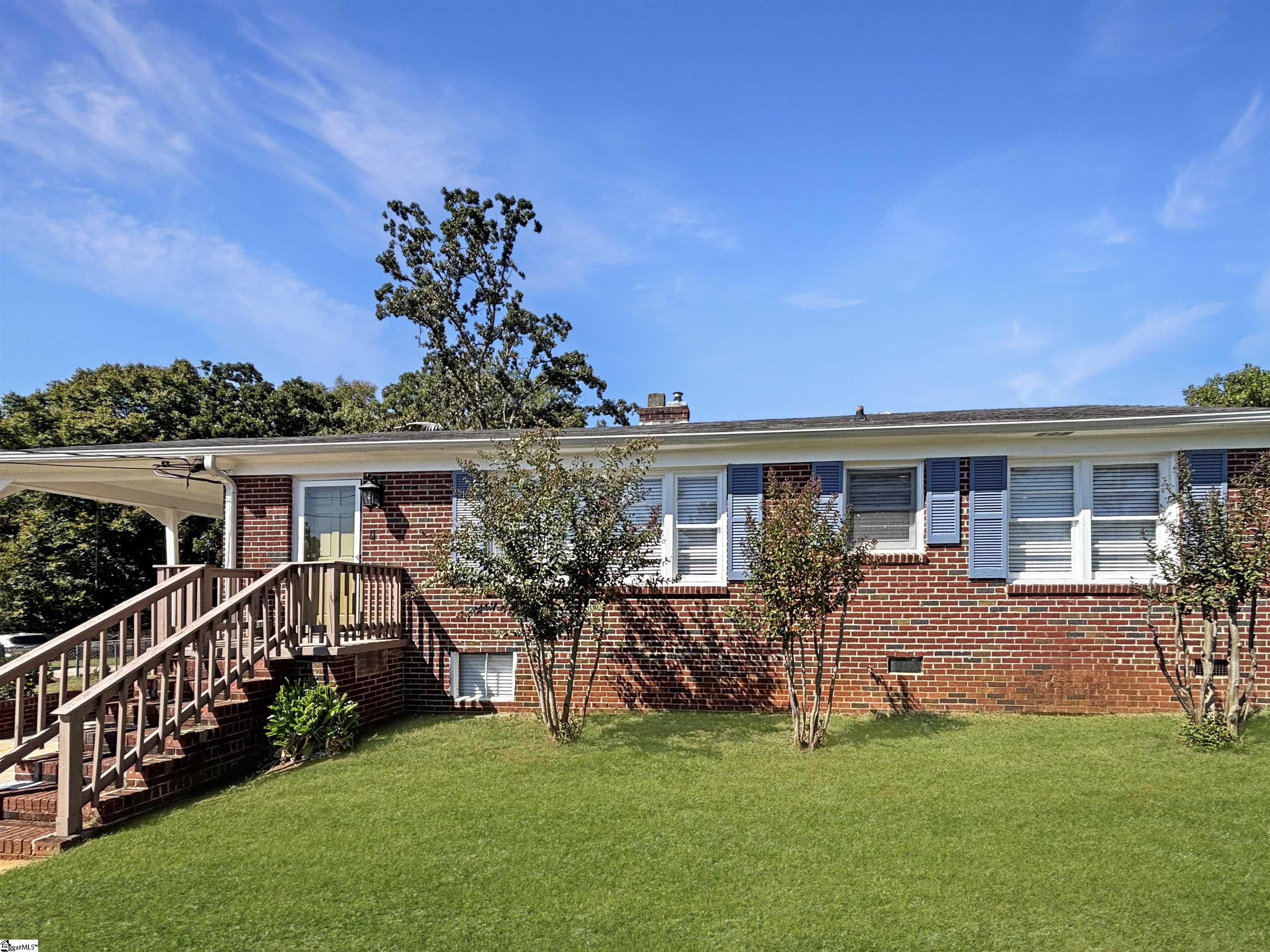 1606555 Property Photo 2