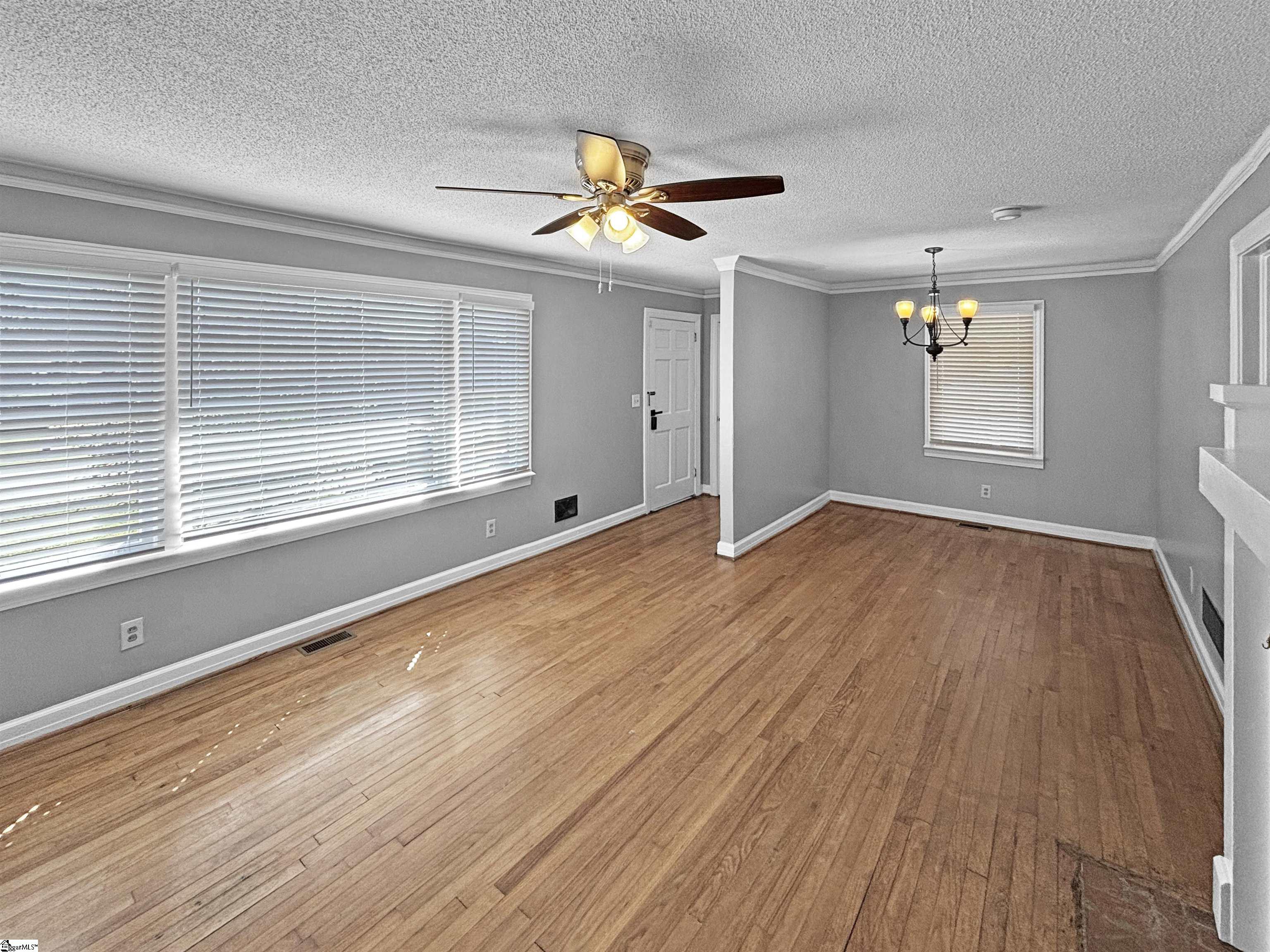 1606555 Property Photo 4