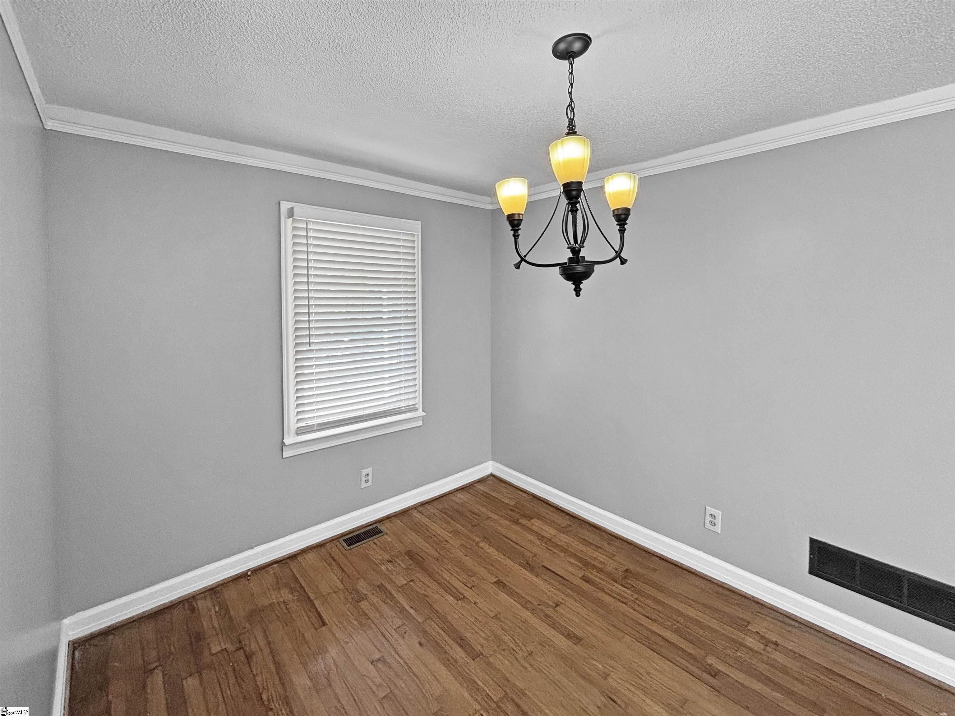 1606555 Property Photo 6
