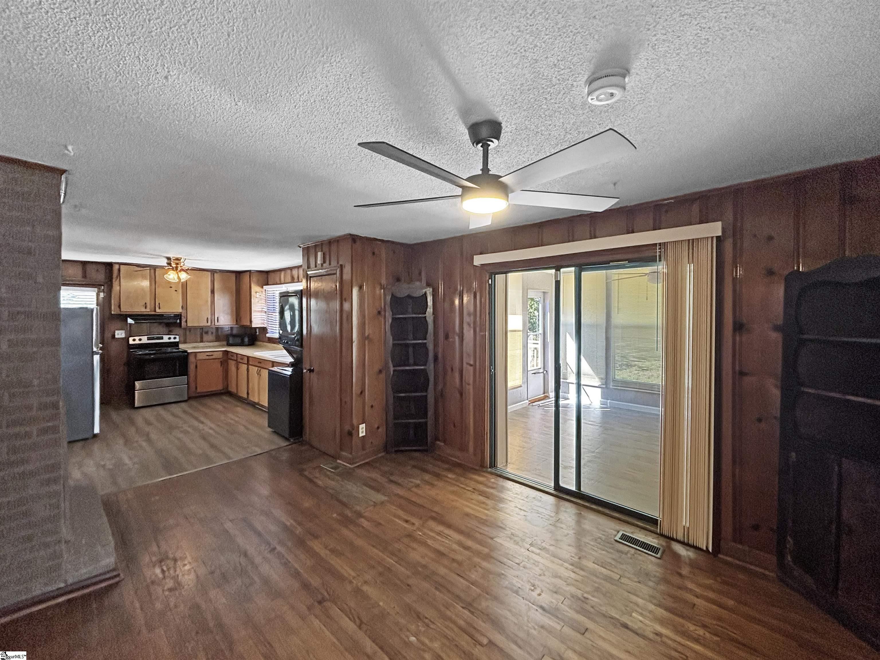 1606555 Property Photo 9