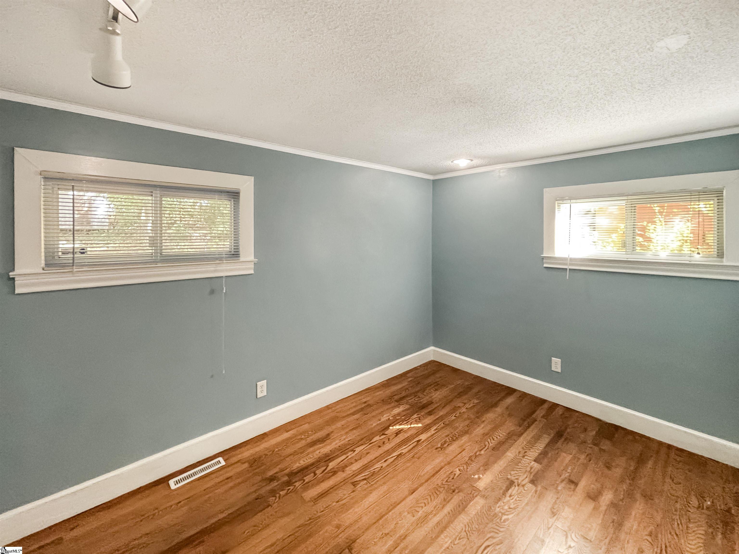 1606556 Property Photo 6