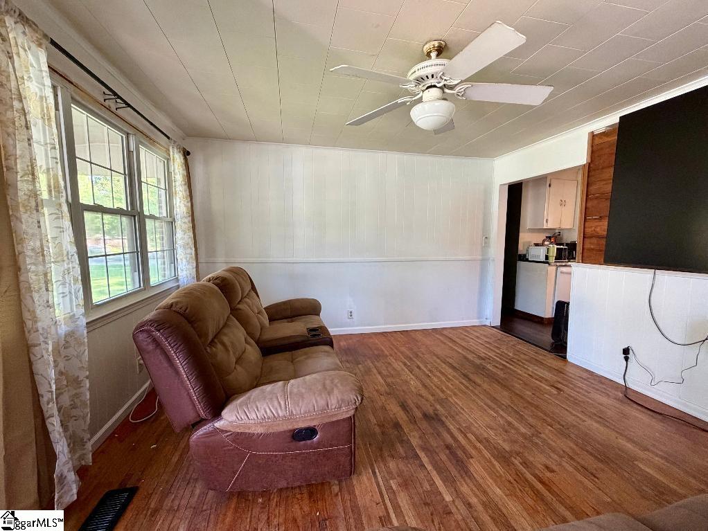 200 Burton Drive Property Photo 4