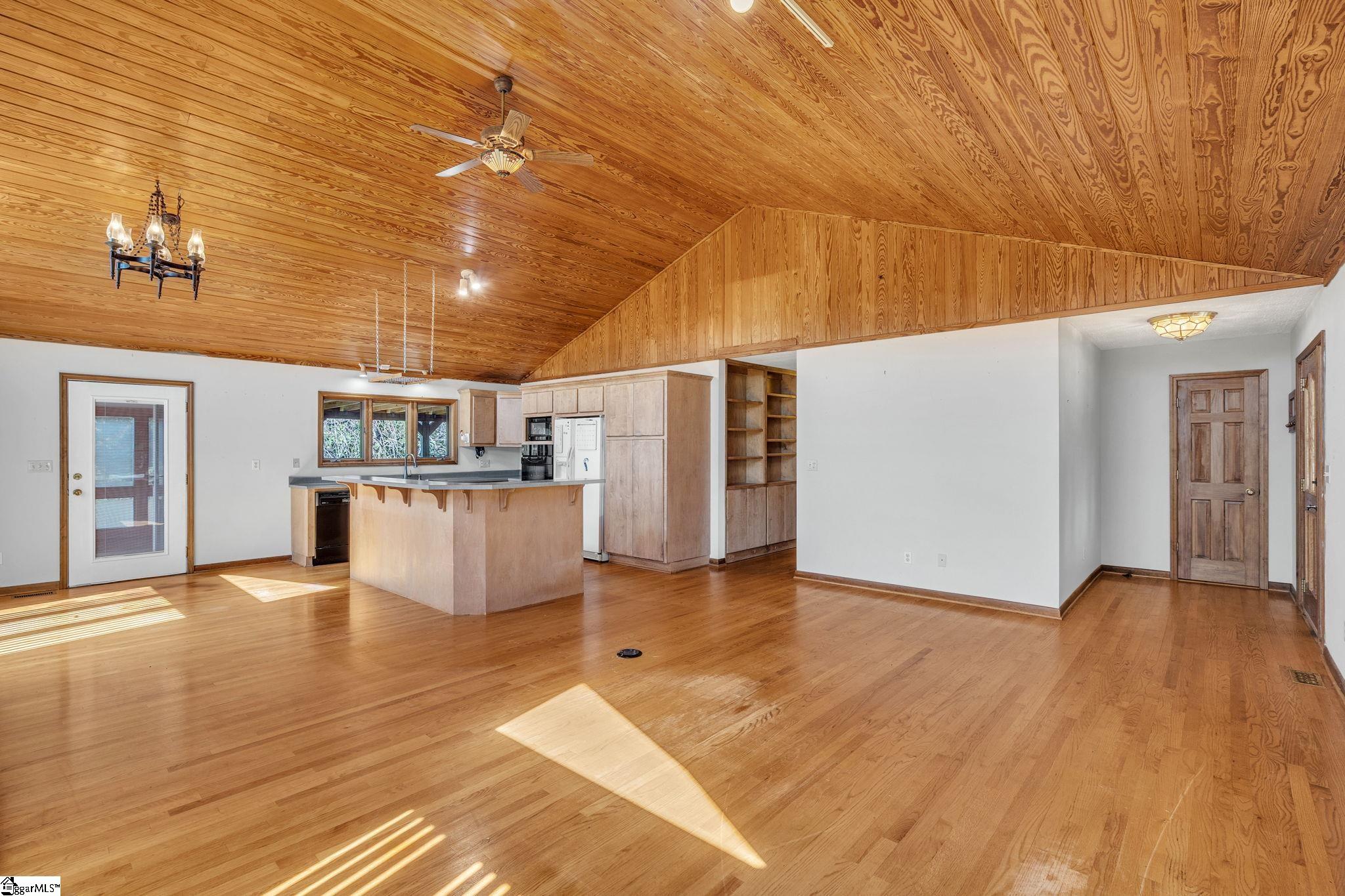 375 Loop Road Property Photo 4
