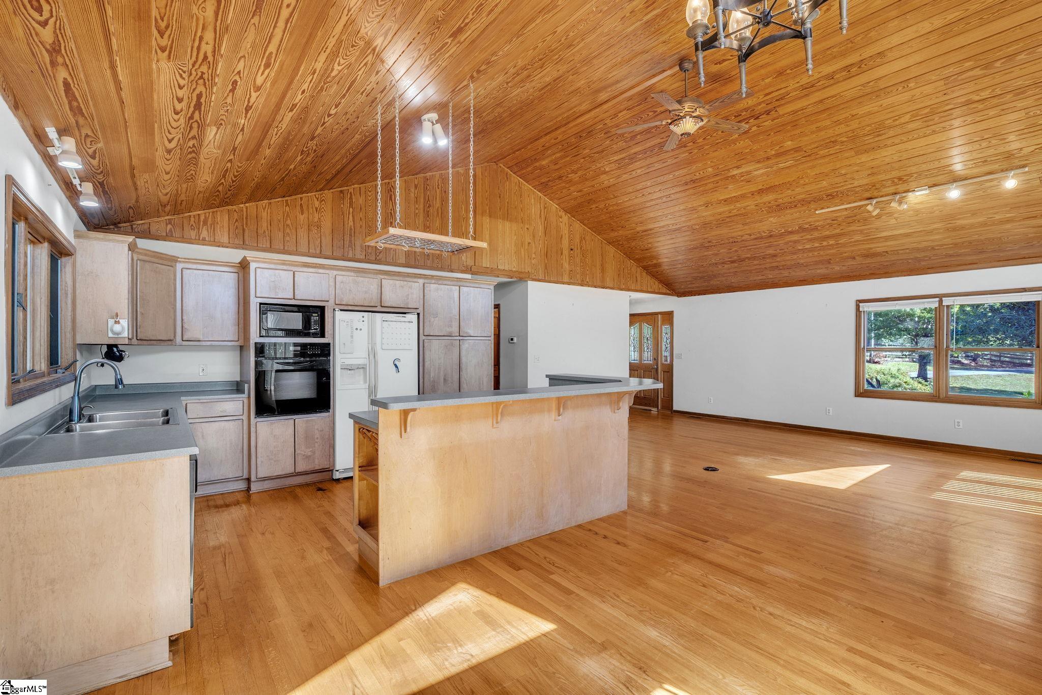 375 Loop Road Property Photo 5