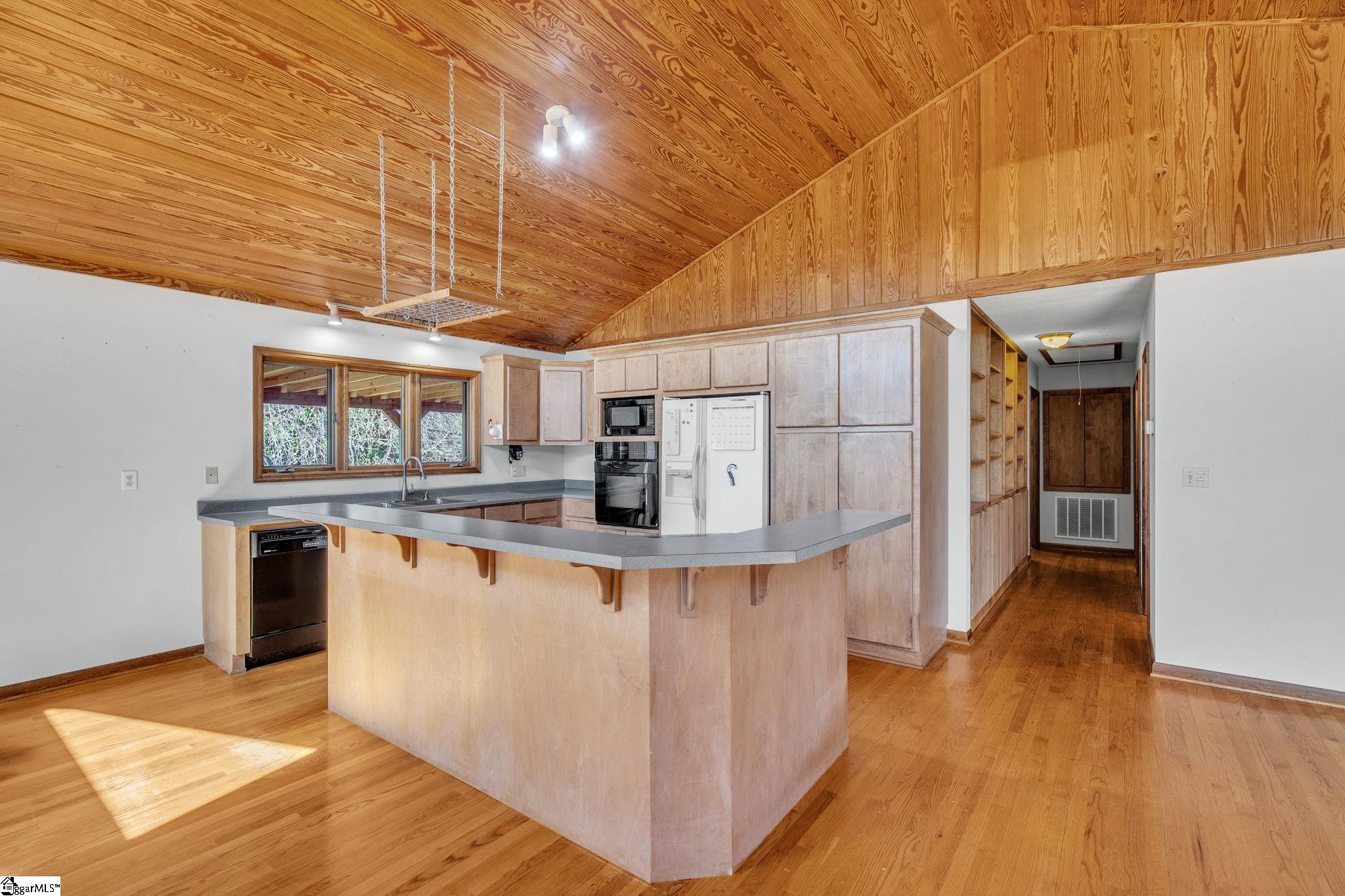 375 Loop Road Property Photo 6