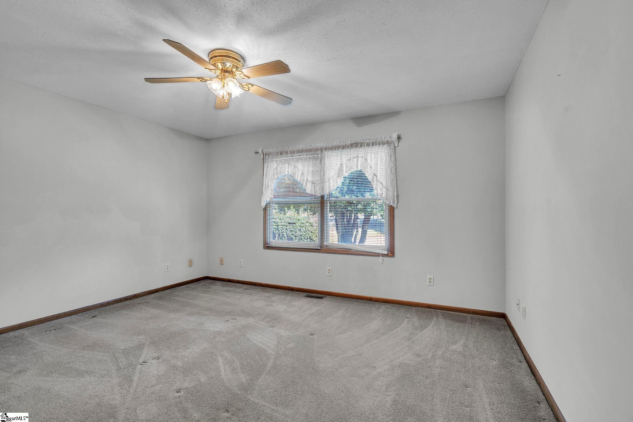 375 Loop Road Property Photo 11