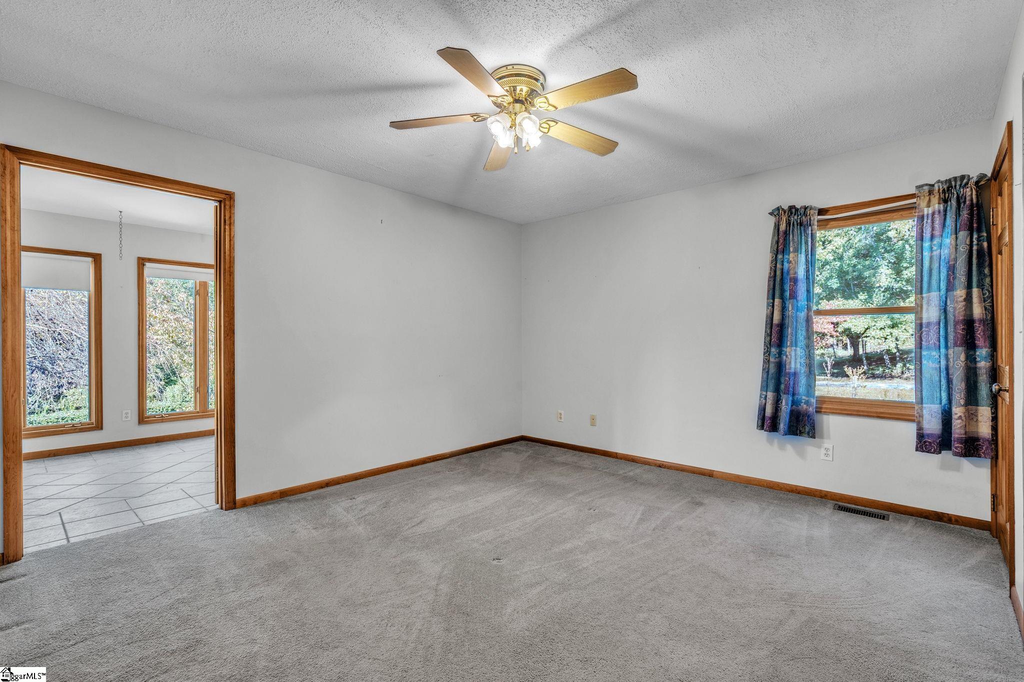 375 Loop Road Property Photo 13