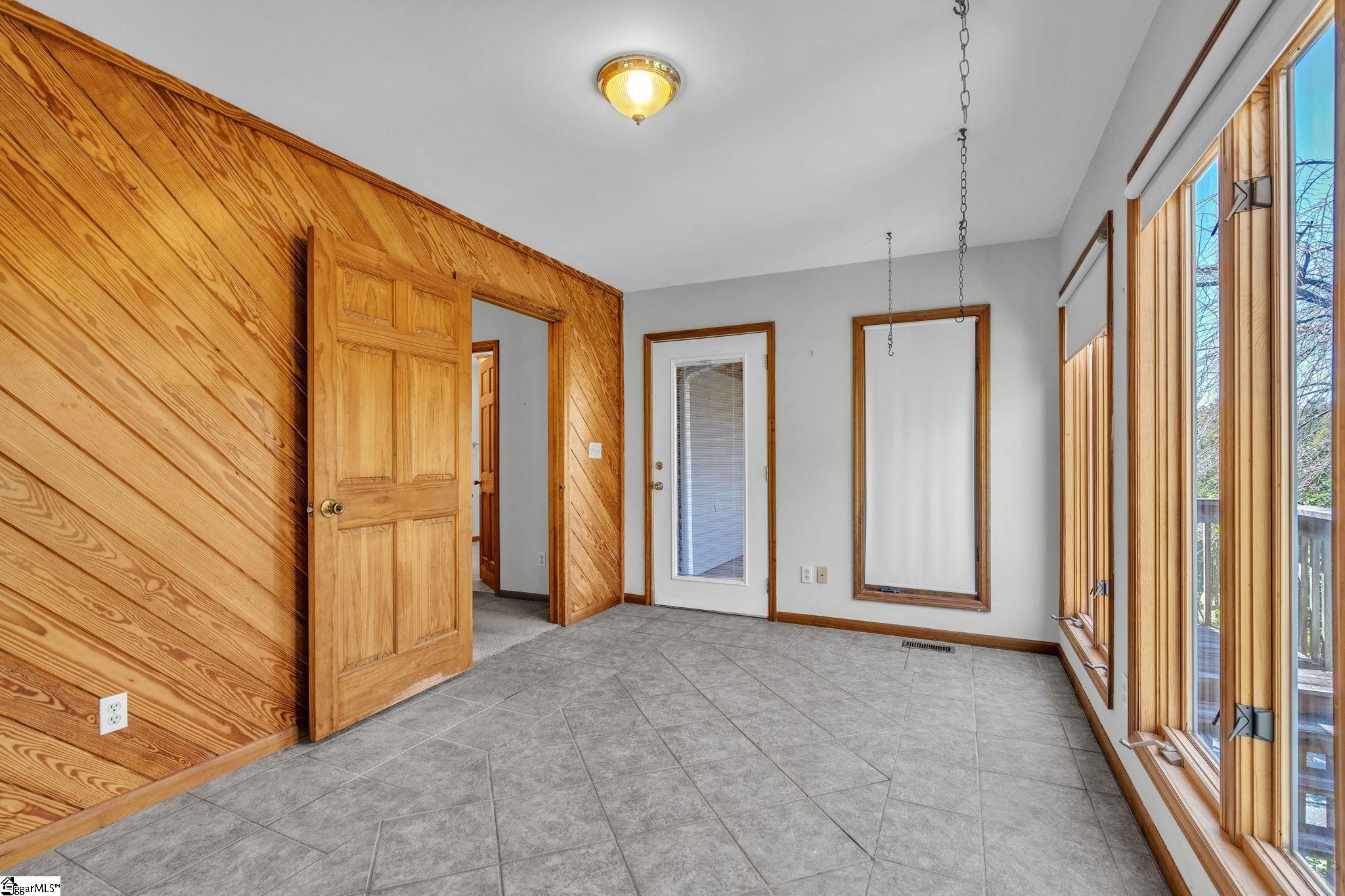 375 Loop Road Property Photo 16