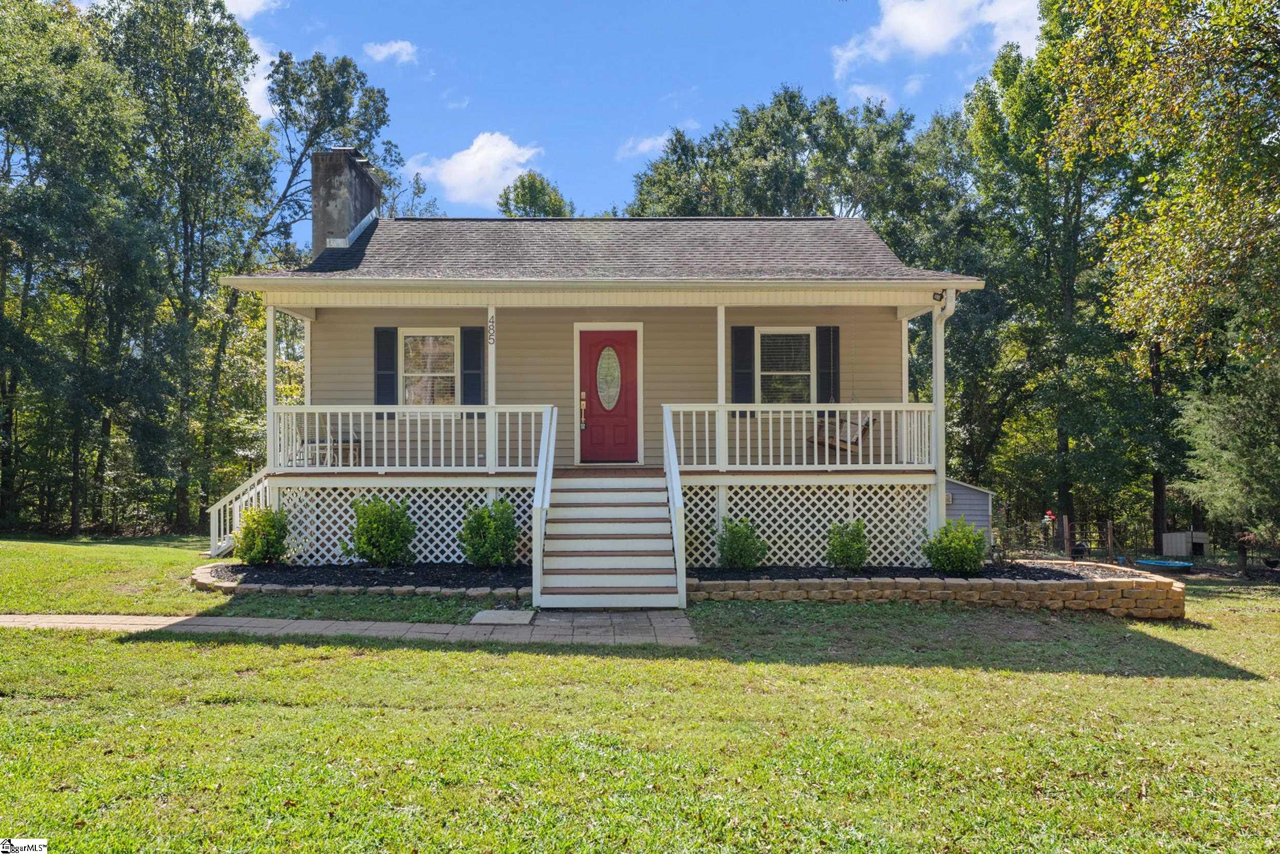 485 Round Tree Road Property Photo 2