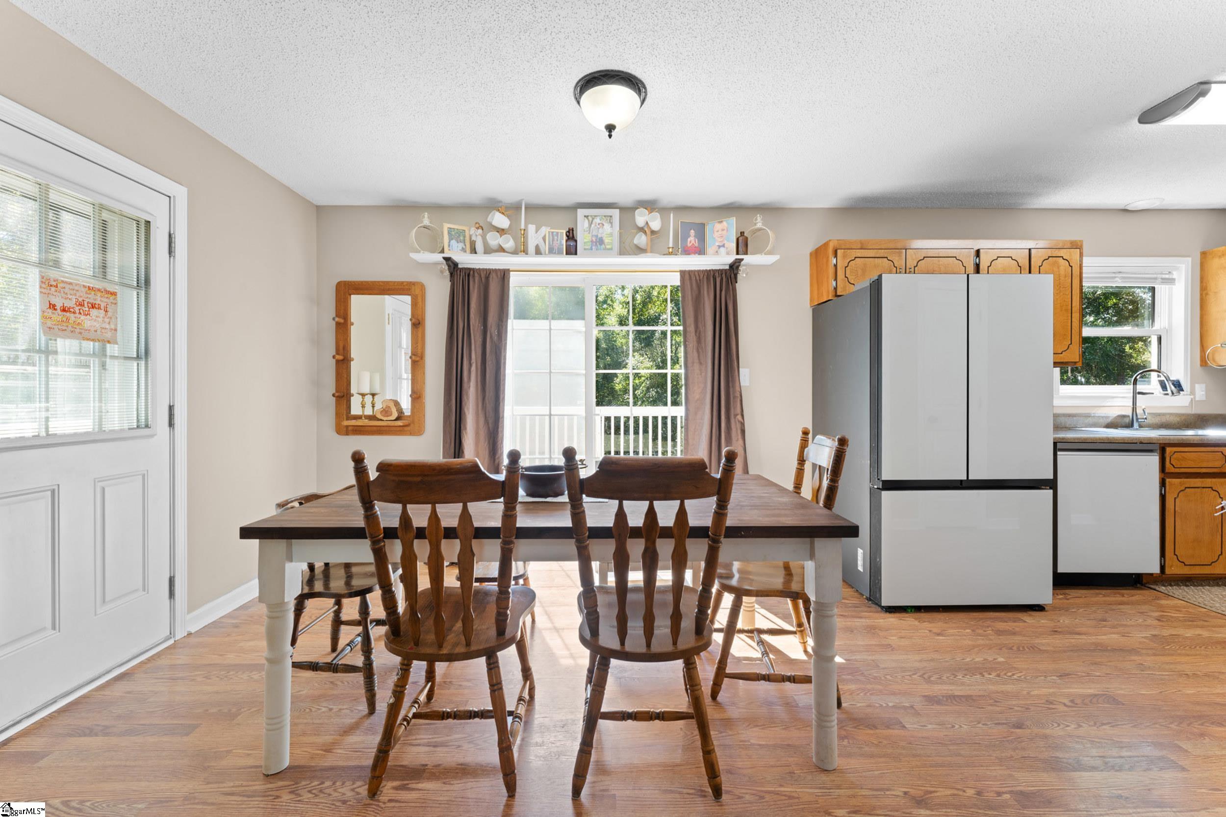 485 Round Tree Road Property Photo 7