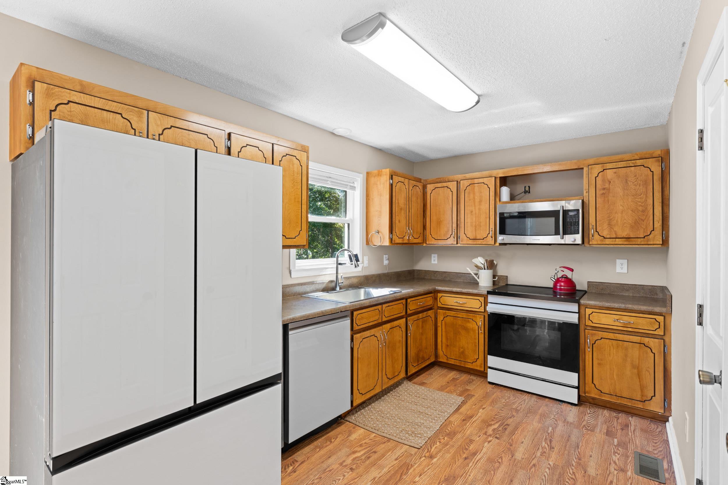 485 Round Tree Road Property Photo 9