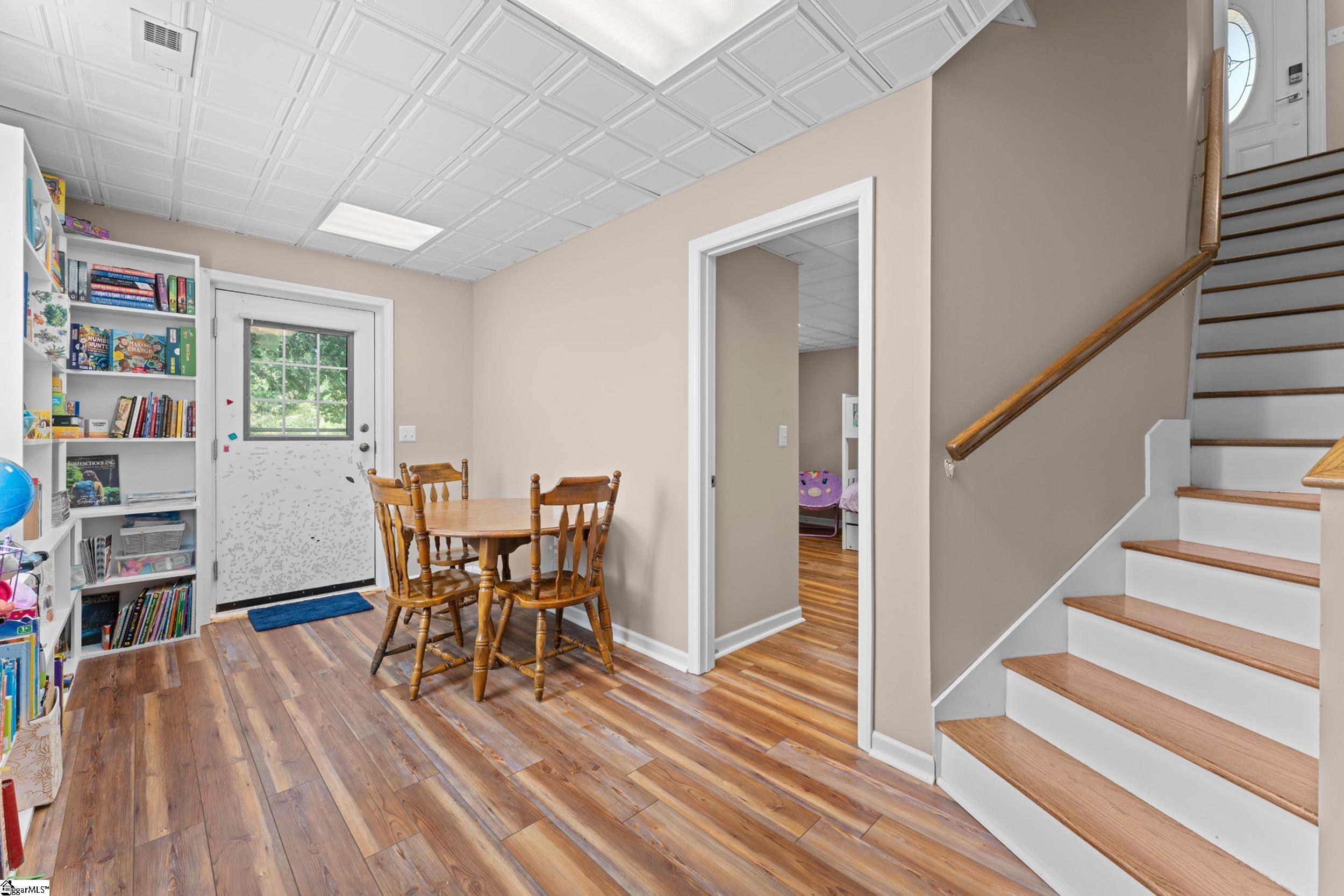485 Round Tree Road Property Photo 17