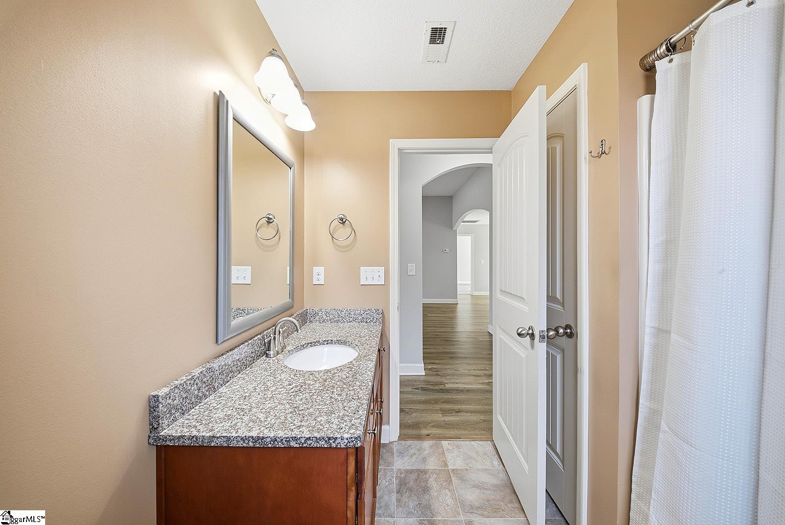 502 E Heatherstone Lane Property Photo 24
