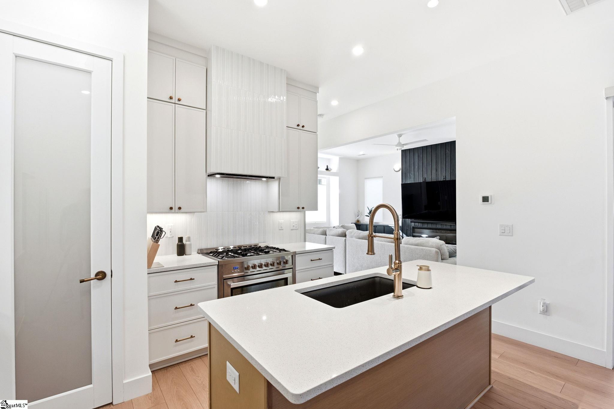 102 Frank Street Property Photo 16