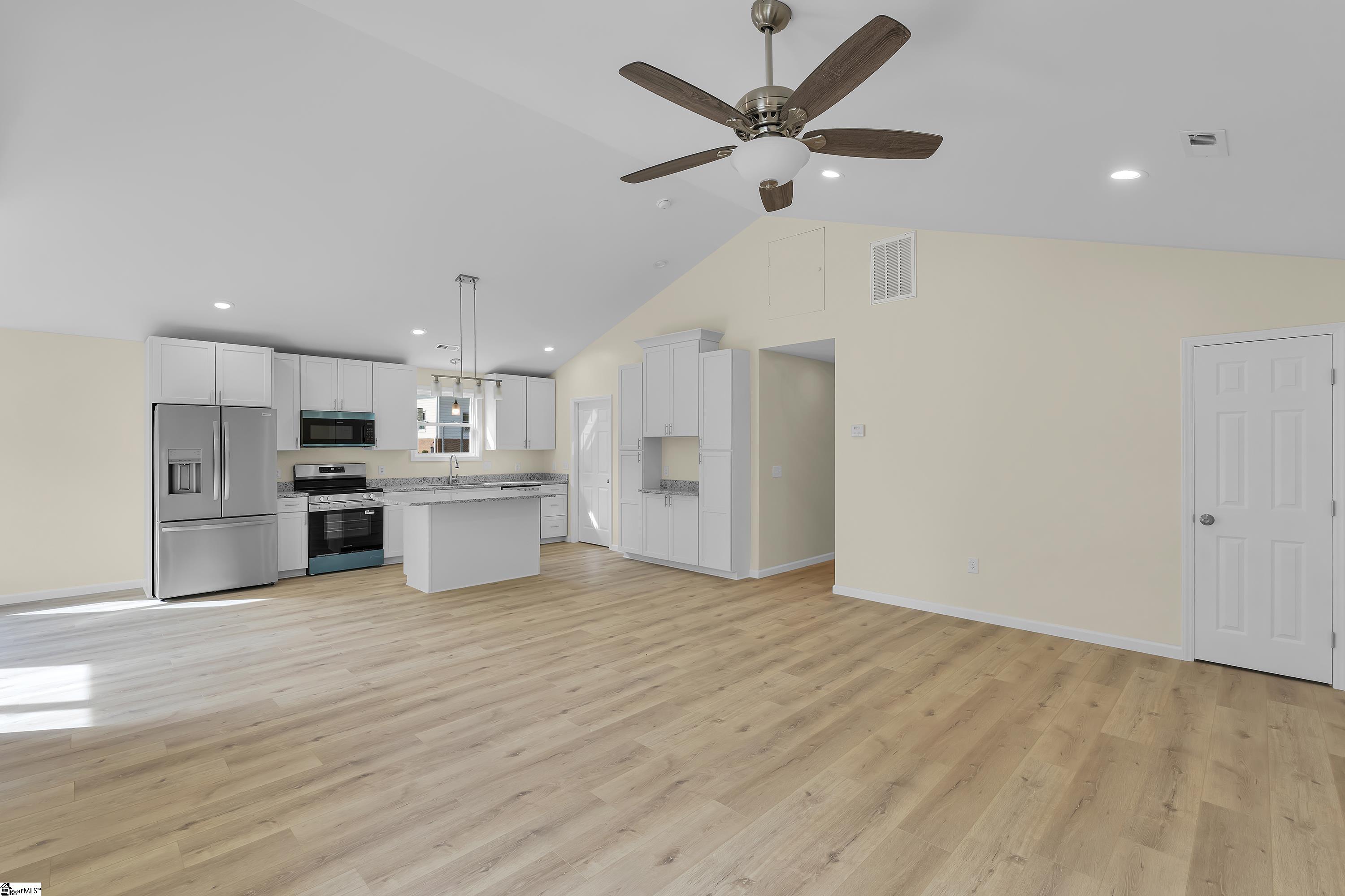 101 Alco Street Property Photo 3