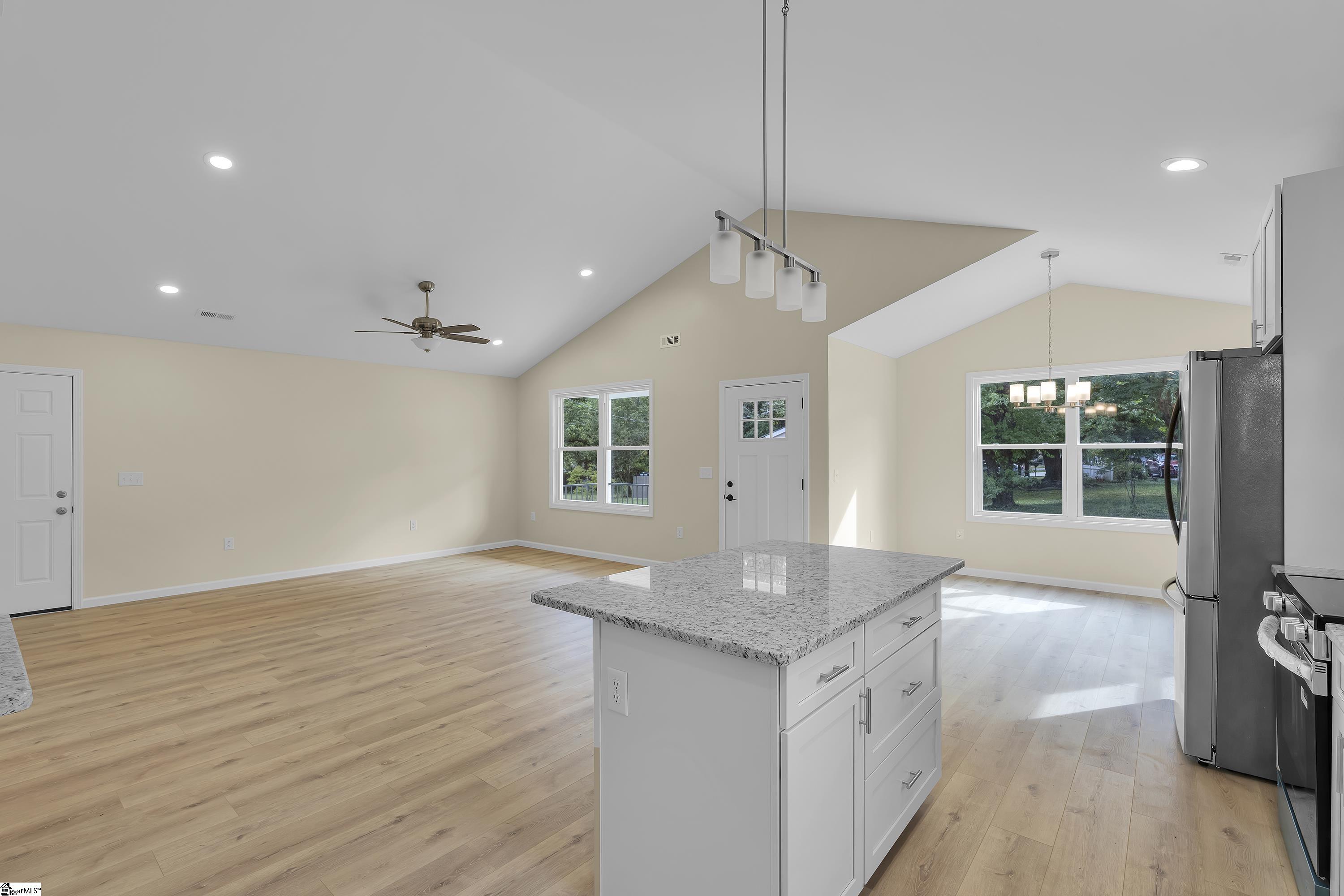 101 Alco Street Property Photo 8