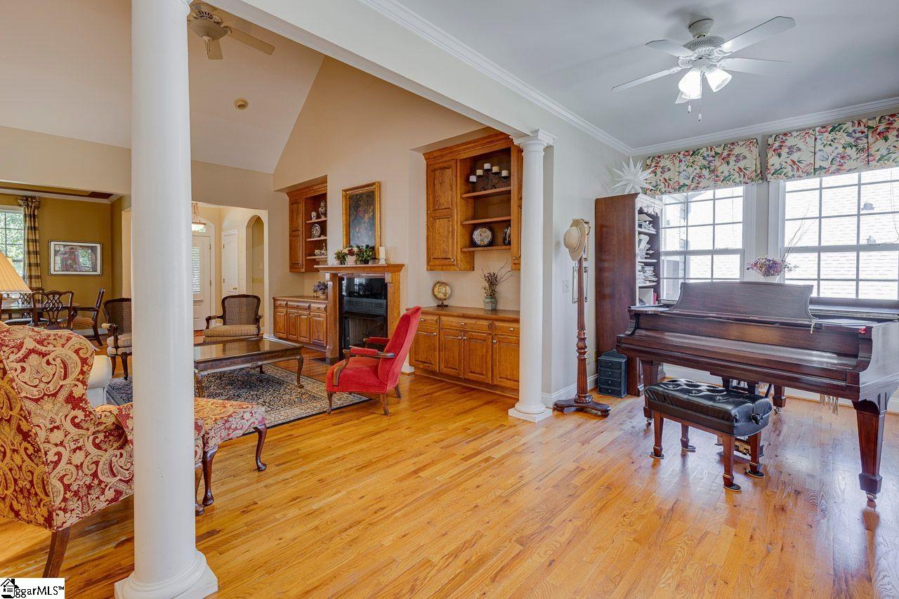 10 Glencreek Drive Property Photo 10