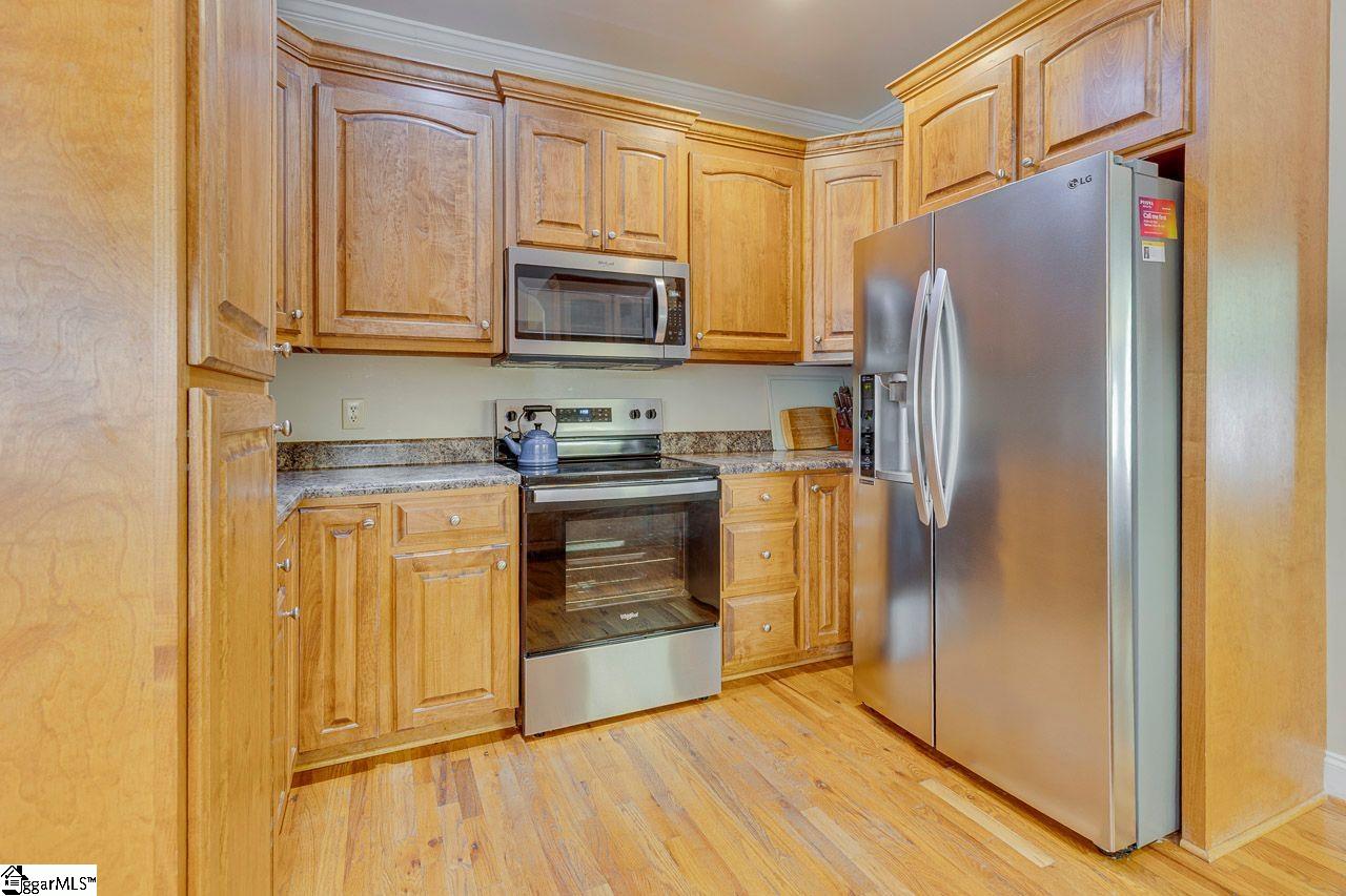 10 Glencreek Drive Property Photo 15