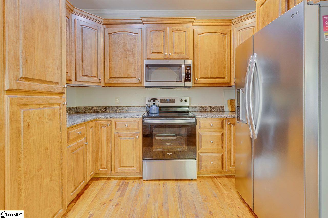10 Glencreek Drive Property Photo 16