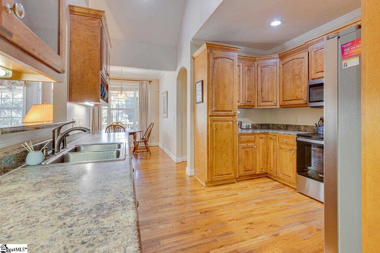 10 Glencreek Drive Property Photo 17