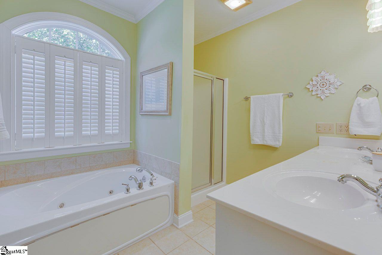 10 Glencreek Drive Property Photo 20