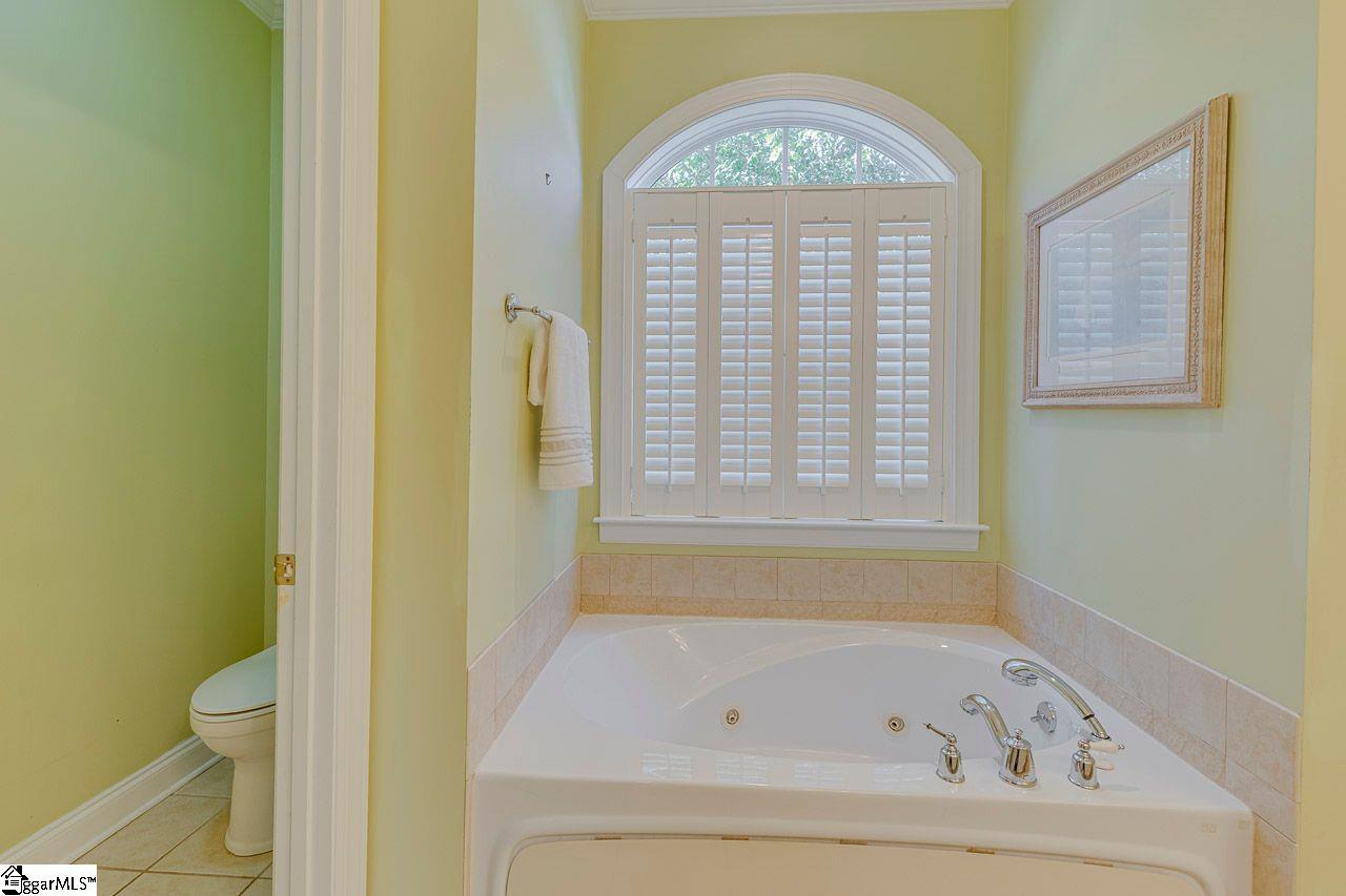 10 Glencreek Drive Property Photo 22