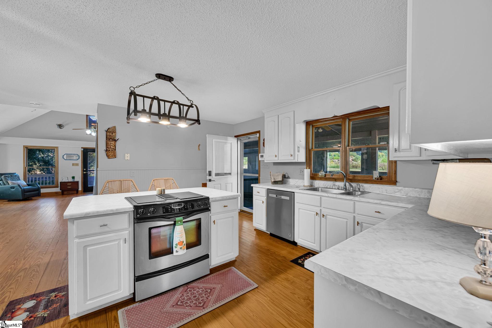 4203 Callison Highway Property Photo 8