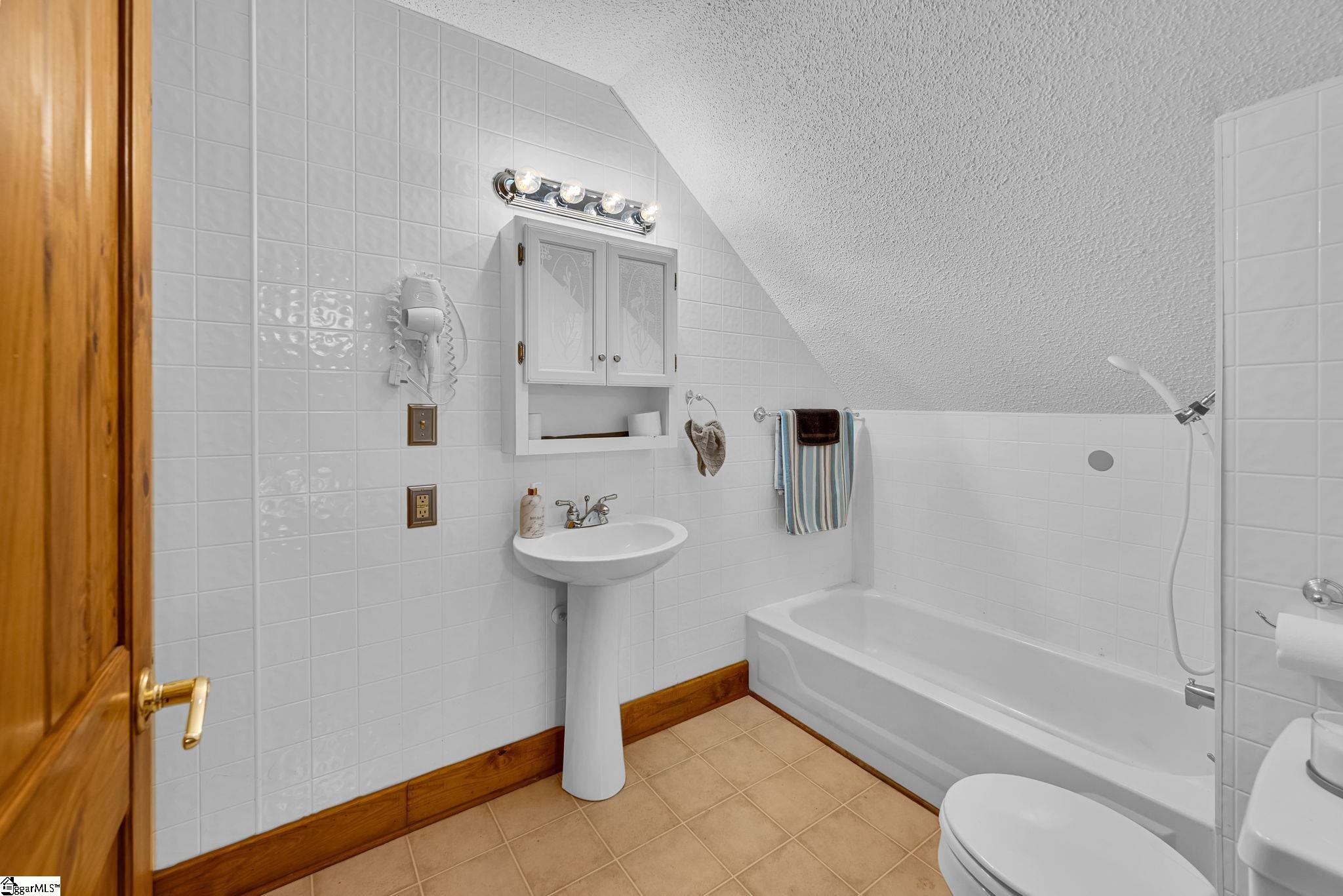 4203 Callison Highway Property Photo 21
