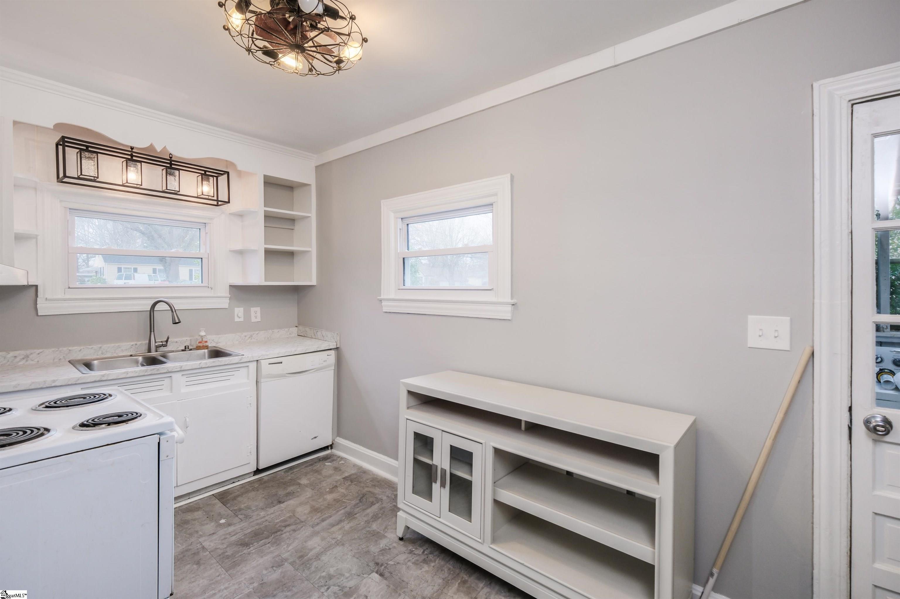 220 Donnan Road Property Photo 12