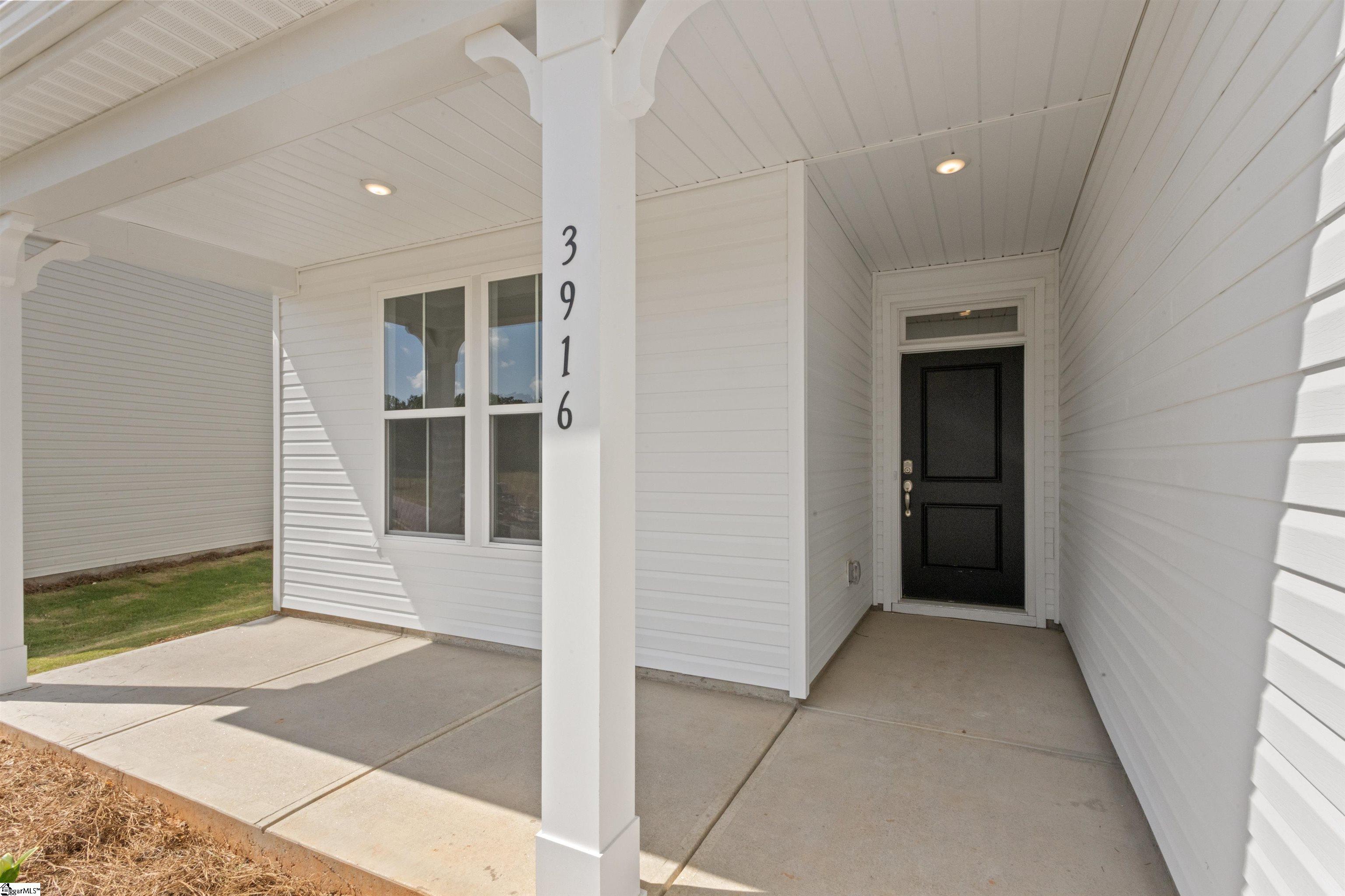 1606596 Property Photo 3