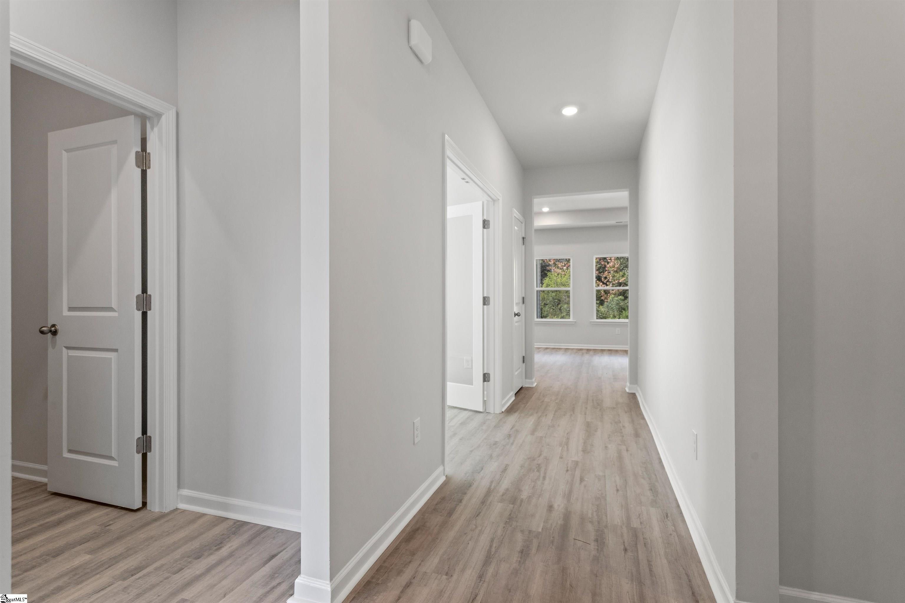 1606596 Property Photo 4