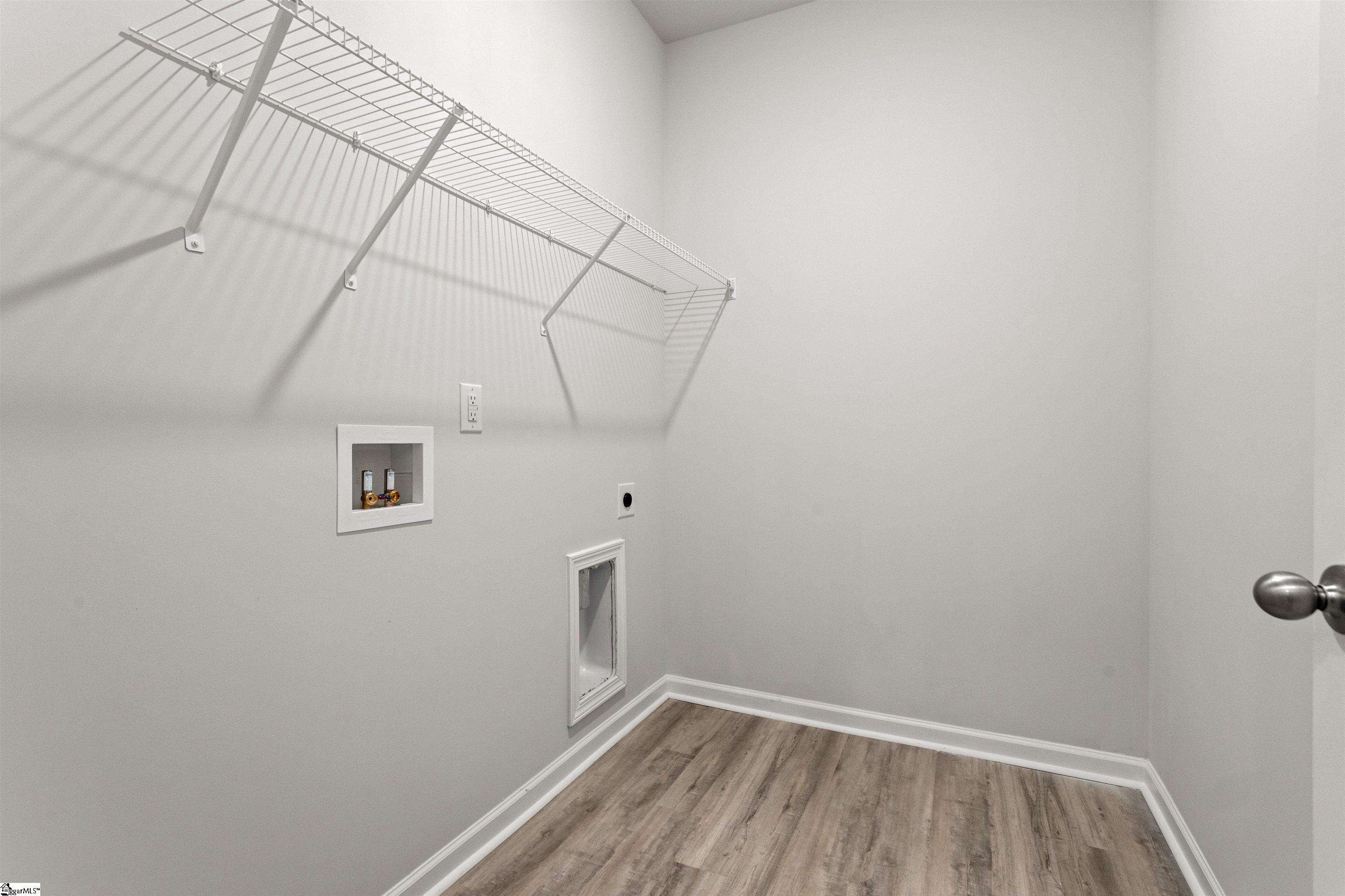 1606596 Property Photo 8