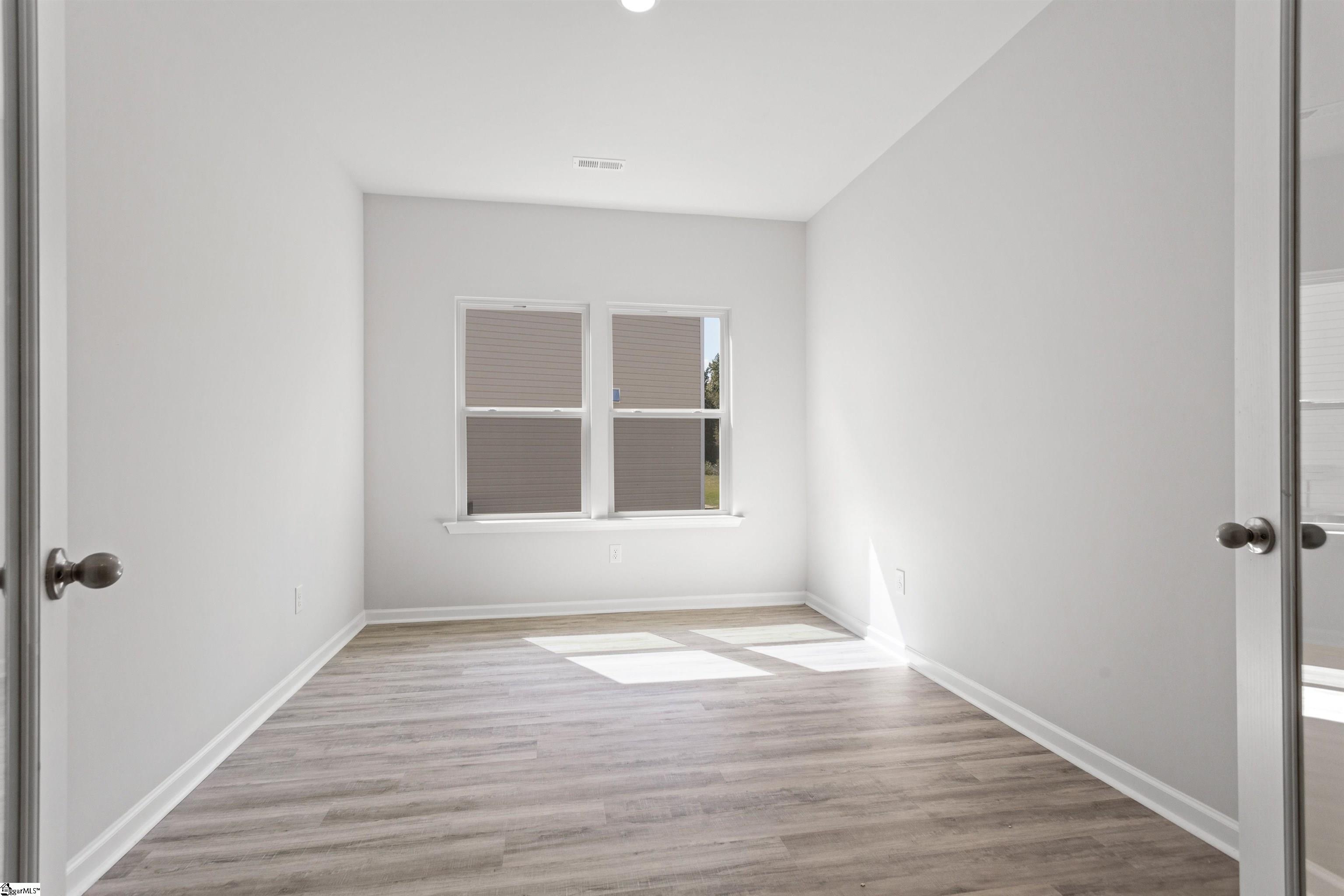 1606596 Property Photo 11