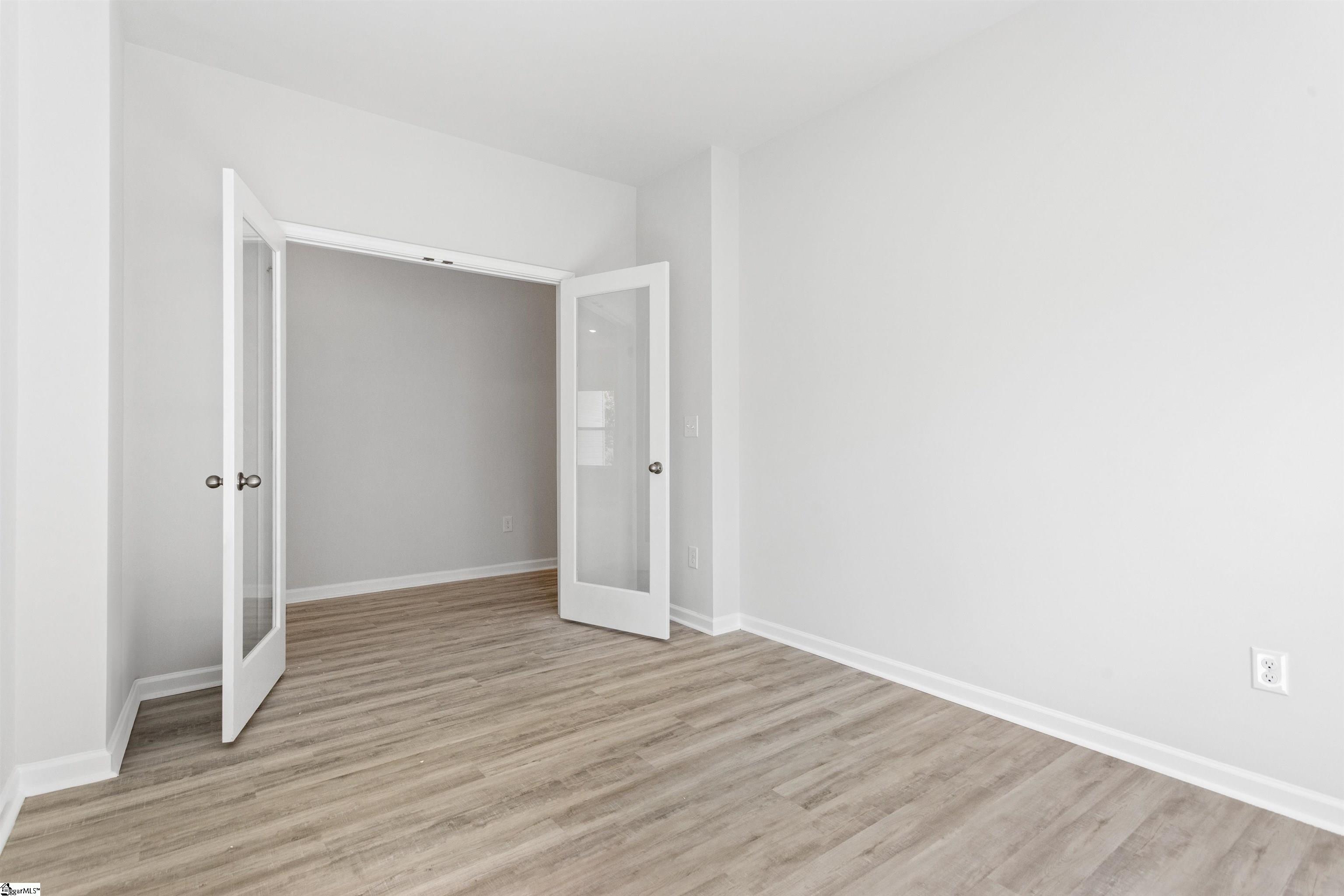 1606596 Property Photo 12