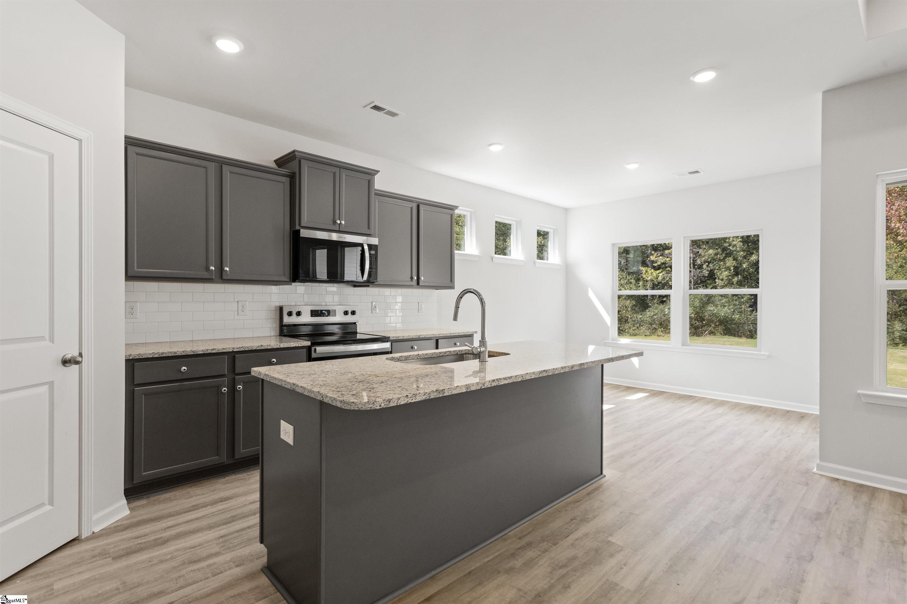 1606596 Property Photo 15