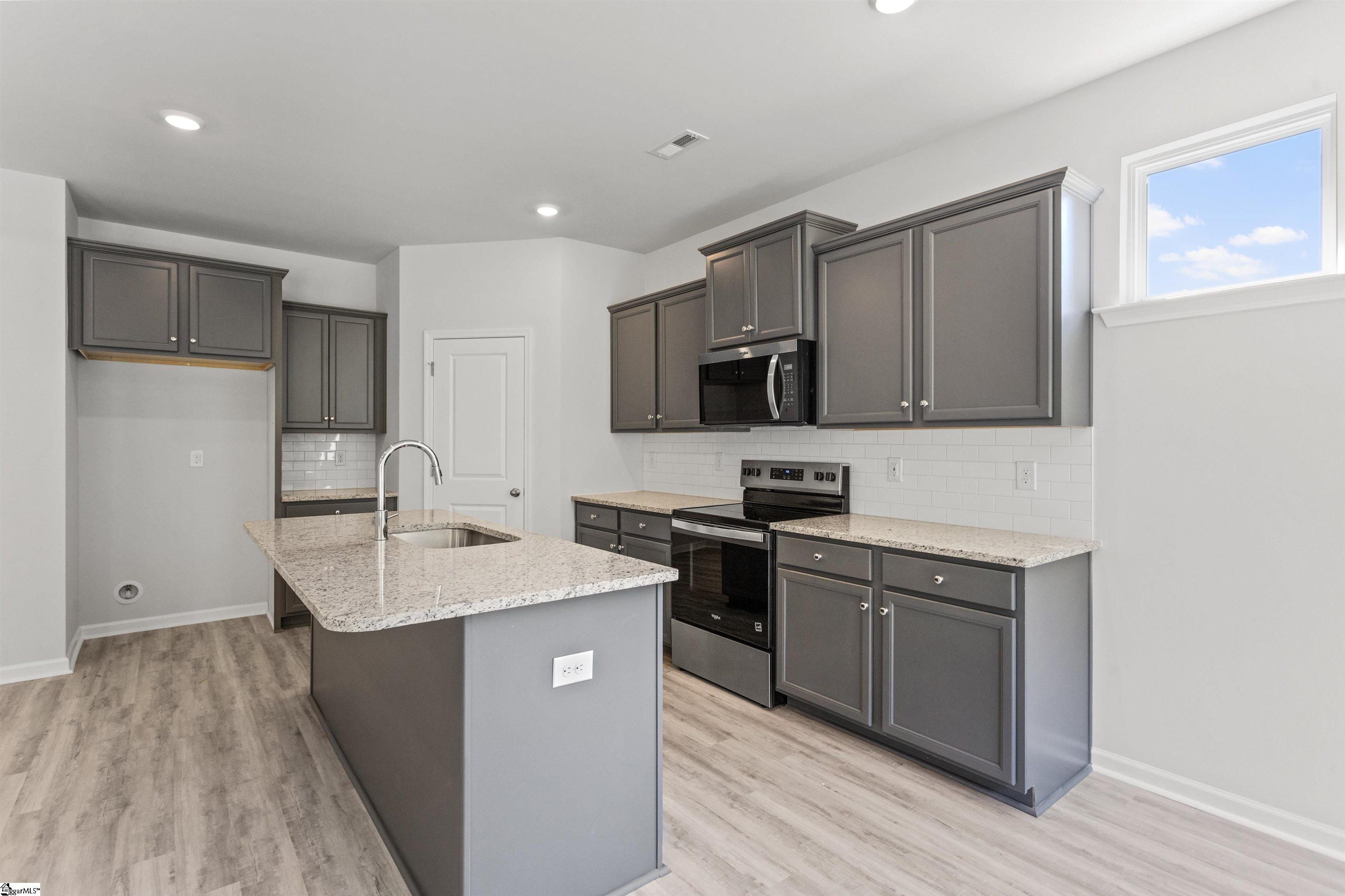 1606596 Property Photo 16